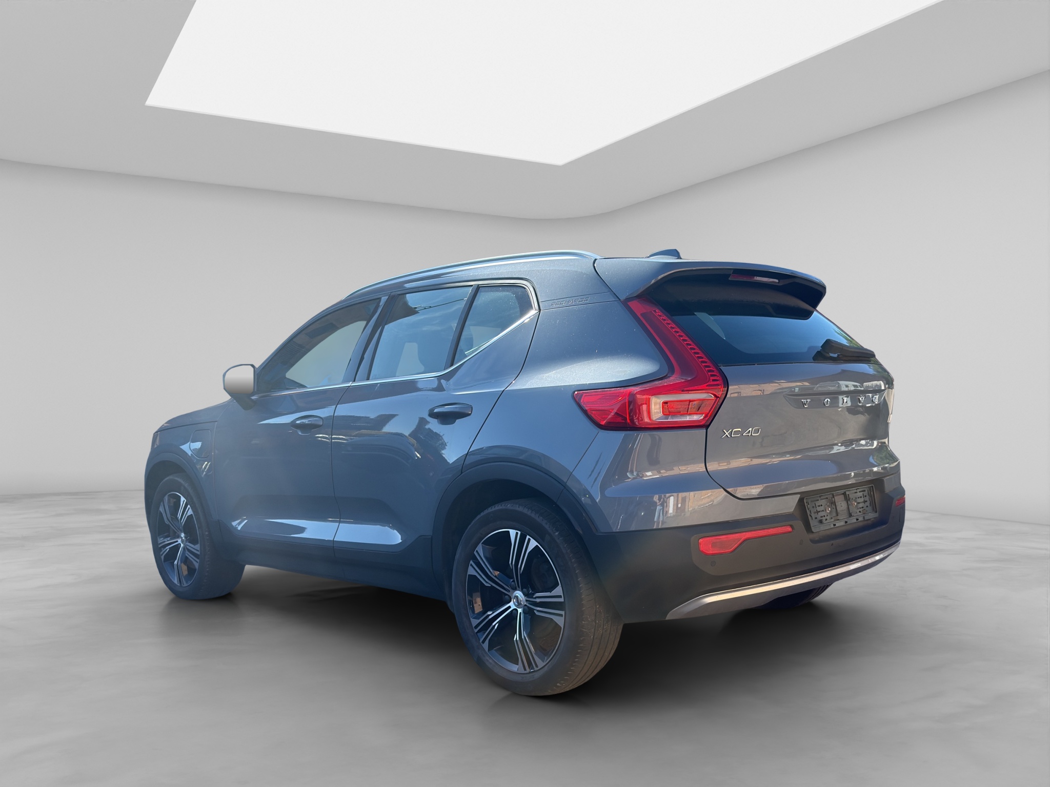VOLVO XC40 4