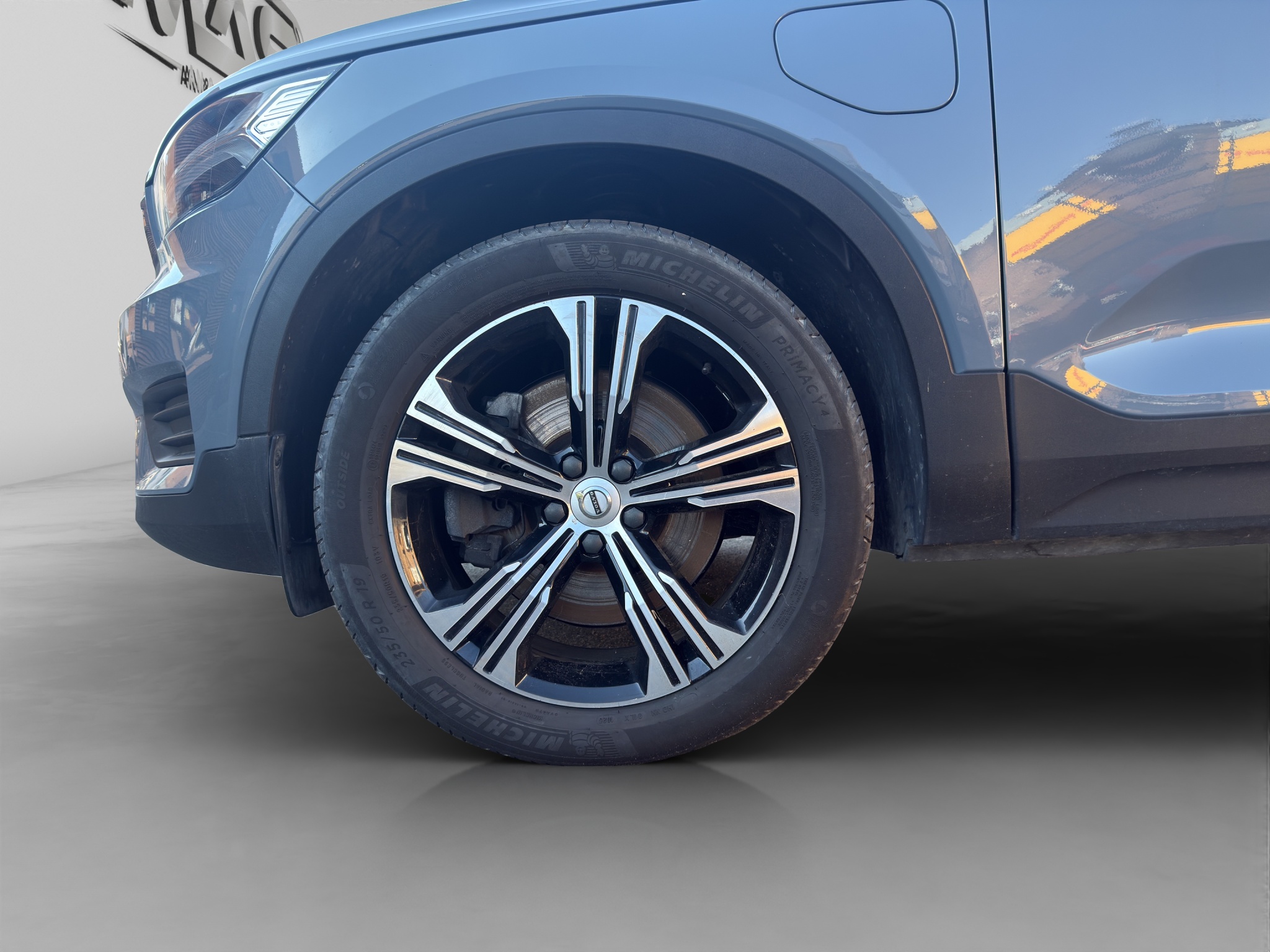 VOLVO XC40 18