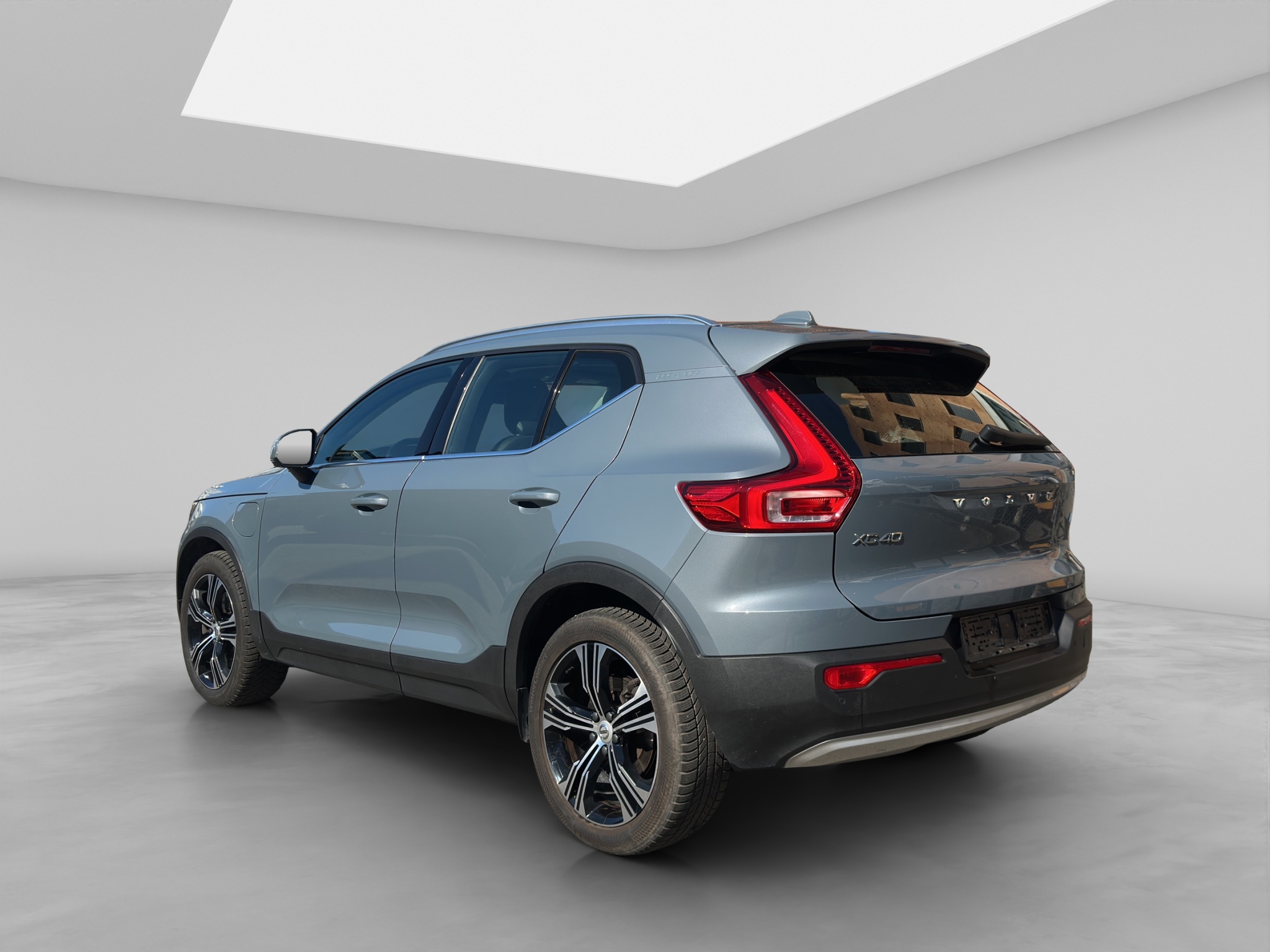 VOLVO XC40 4