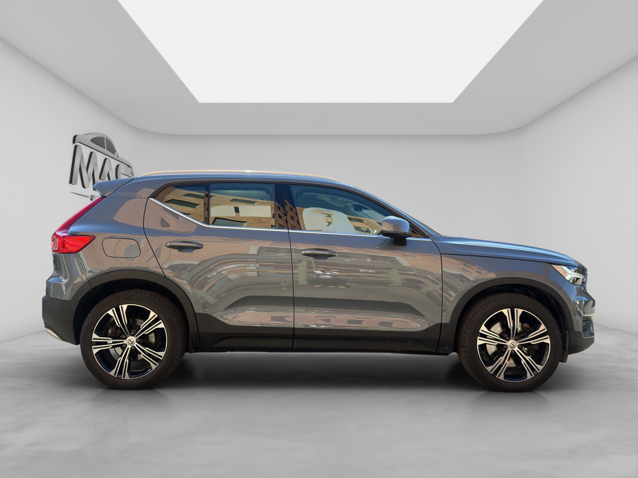 VOLVO XC40 6