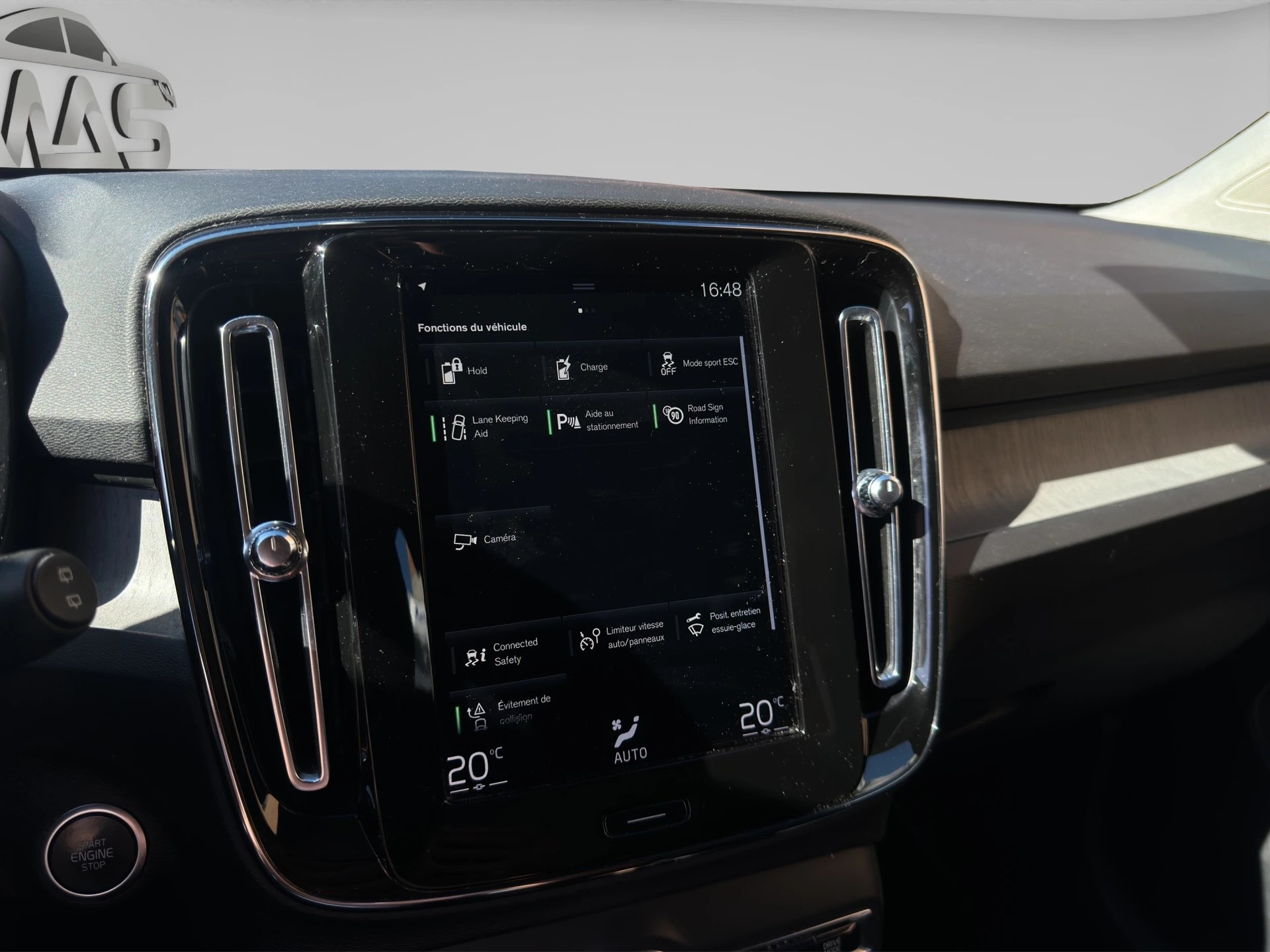 VOLVO XC40 13
