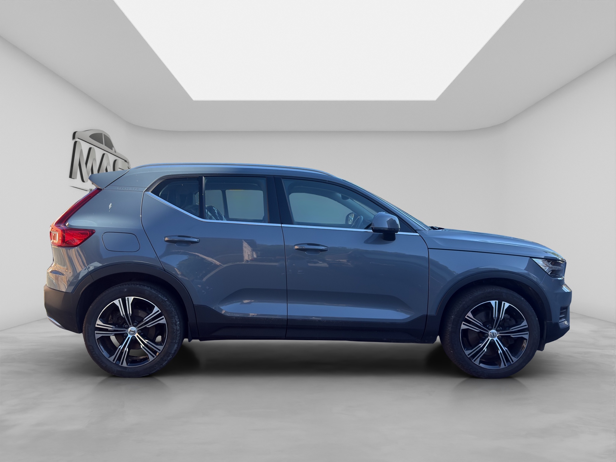 VOLVO XC40 6