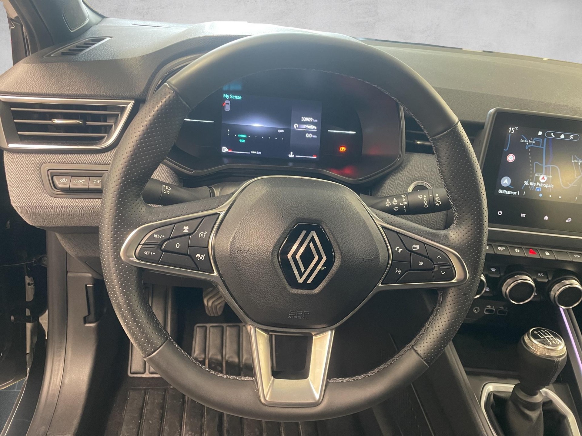 RENAULT Clio 1.0 TCe techno - 11