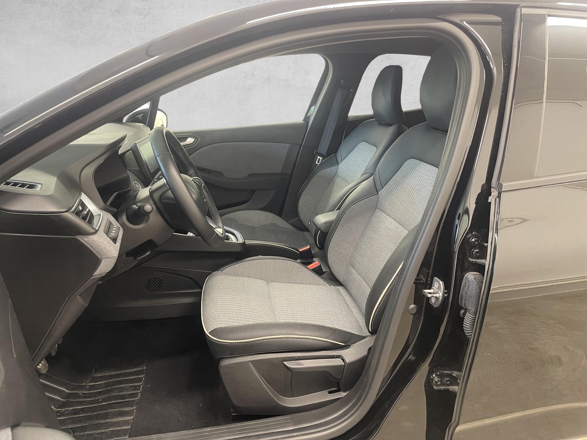 RENAULT Clio 1.0 TCe techno - 13