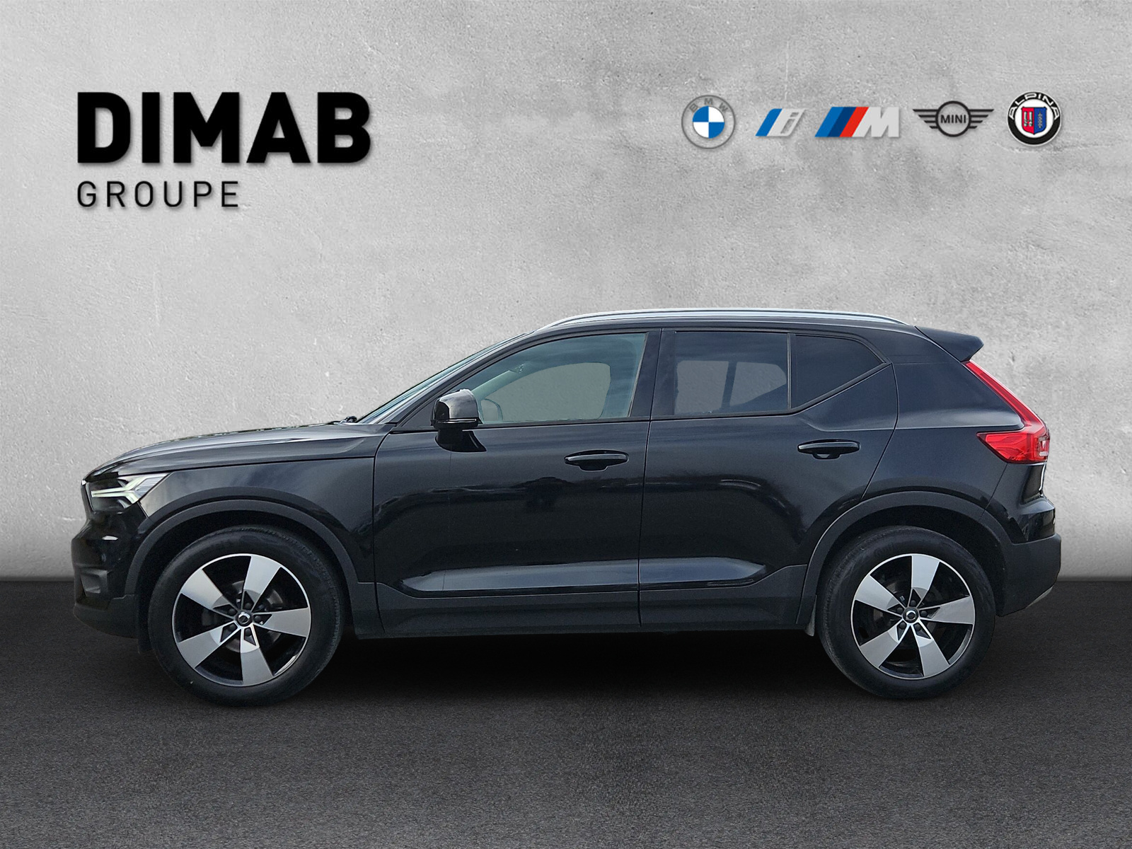 VOLVO XC40 T3 Momentum - 2