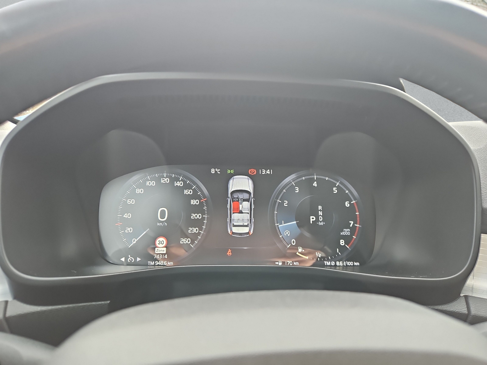 VOLVO XC40 T3 Momentum - 19