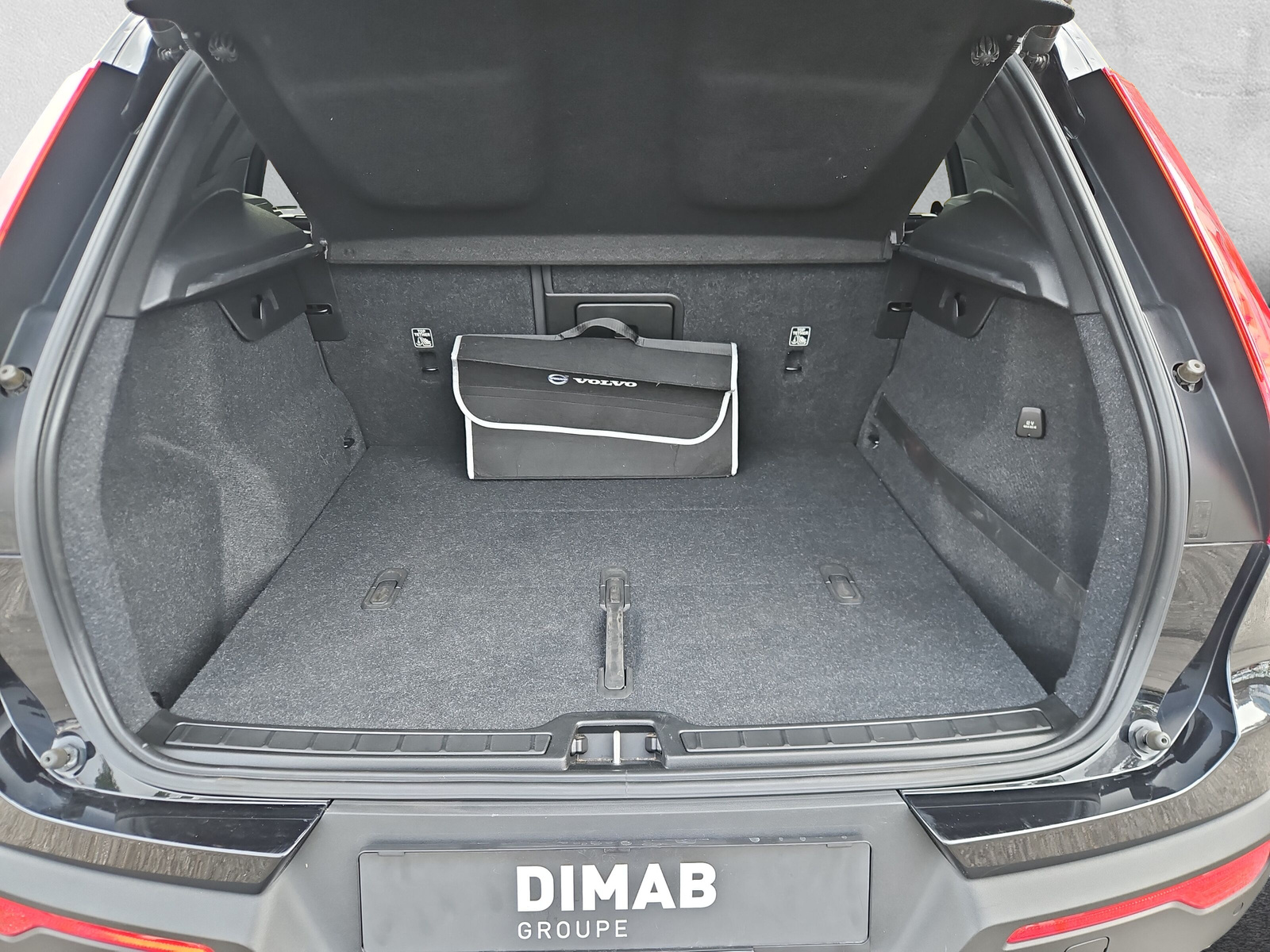 VOLVO XC40 T3 Momentum - 10