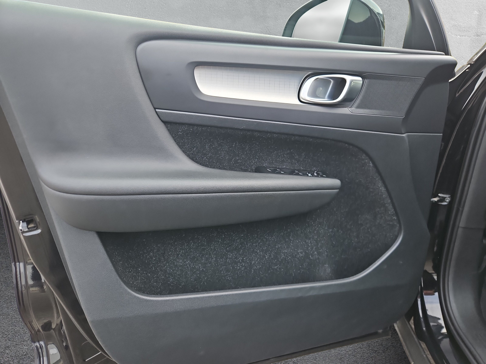 VOLVO XC40 T3 Momentum - 17