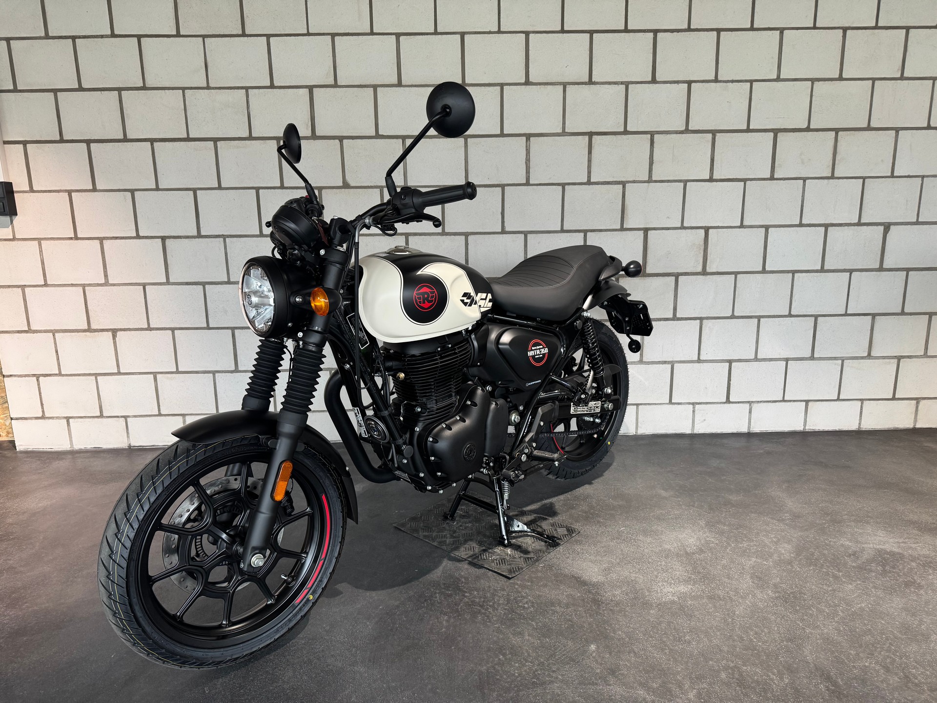 ROYAL ENFIELD HNTR 350 - 3