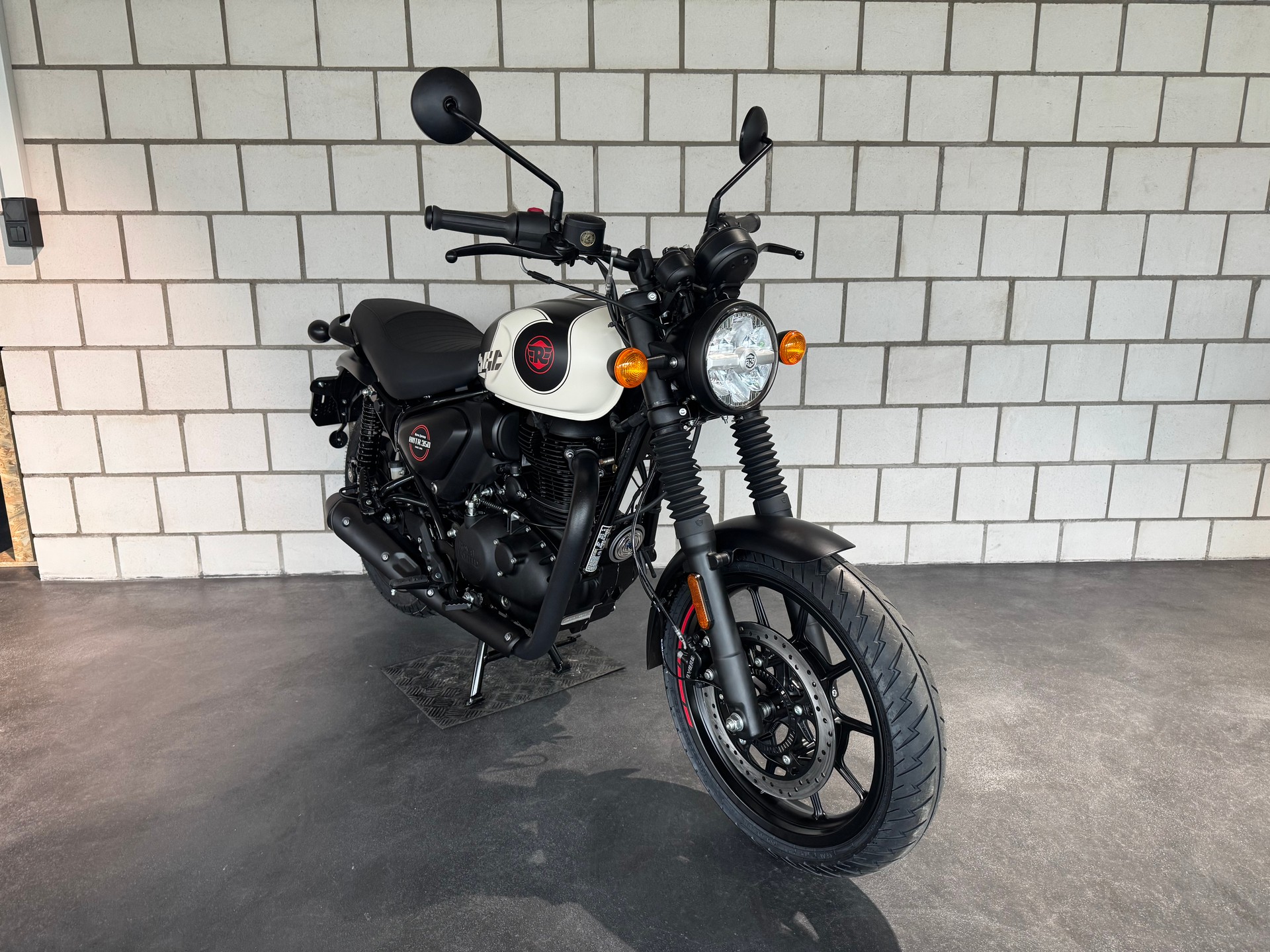 ROYAL ENFIELD HNTR 350 - 2