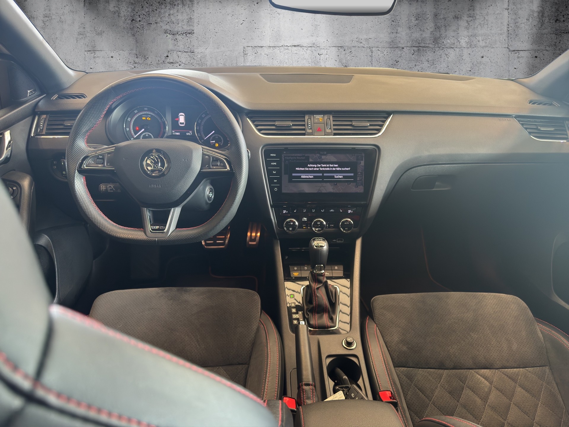 SKODA Octavia Combi 2.0 TSI RS 245 DSG - 8