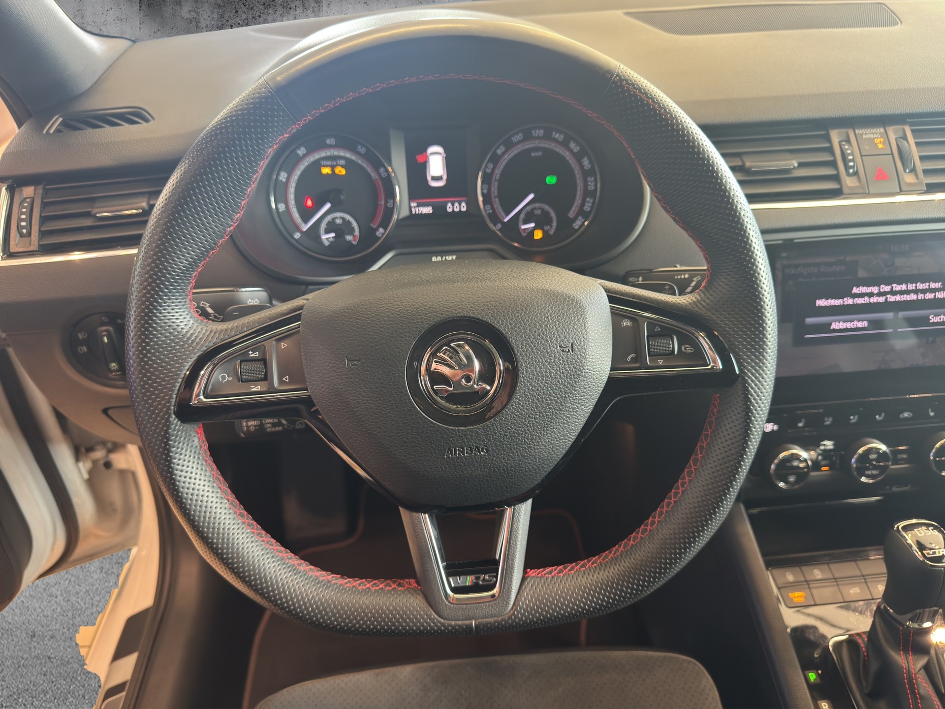 SKODA Octavia Combi 2.0 TSI RS 245 DSG - 10