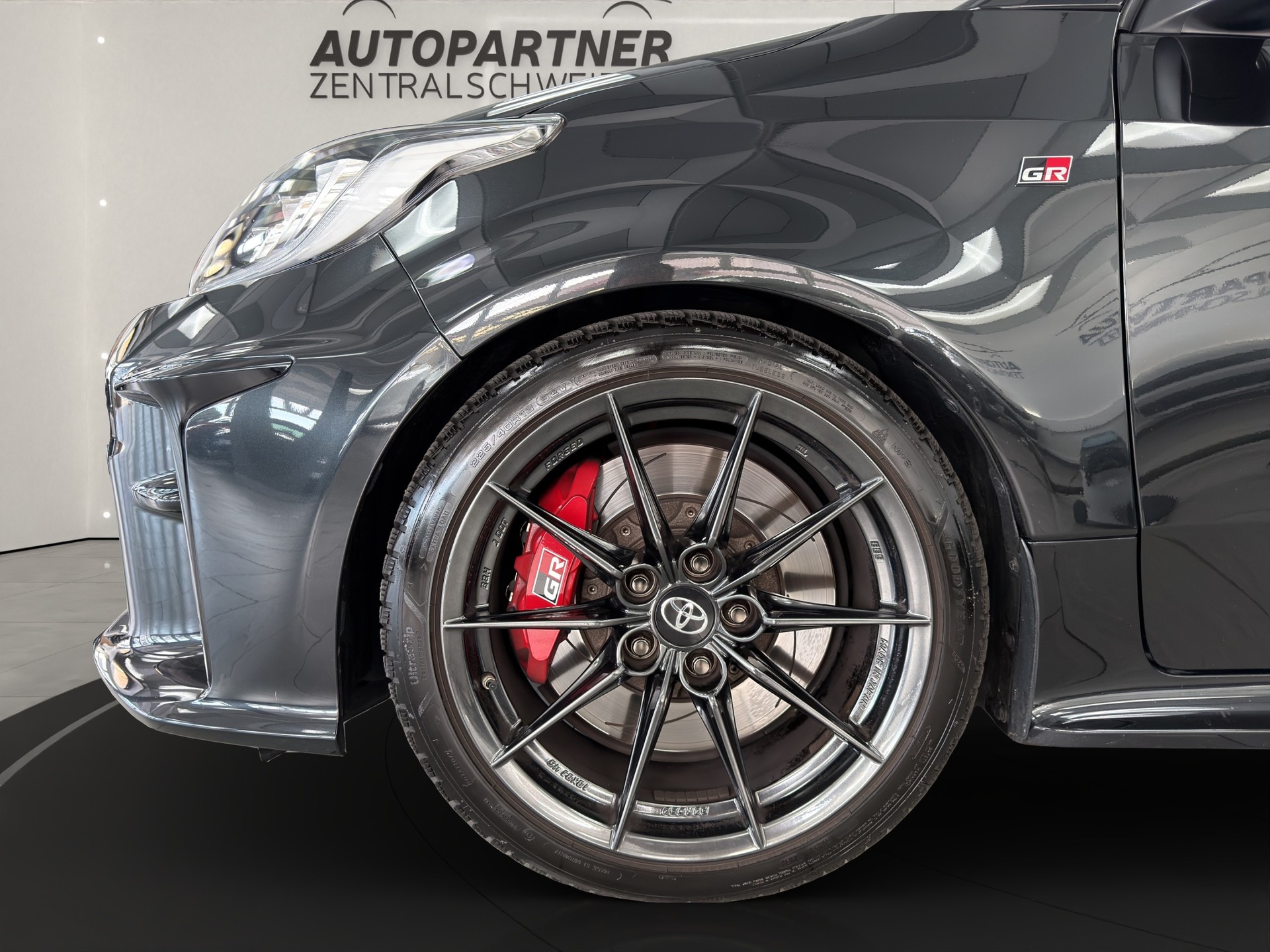 TOYOTA Yaris 1.6 GR Sport Circuit Carbon Pack - 12
