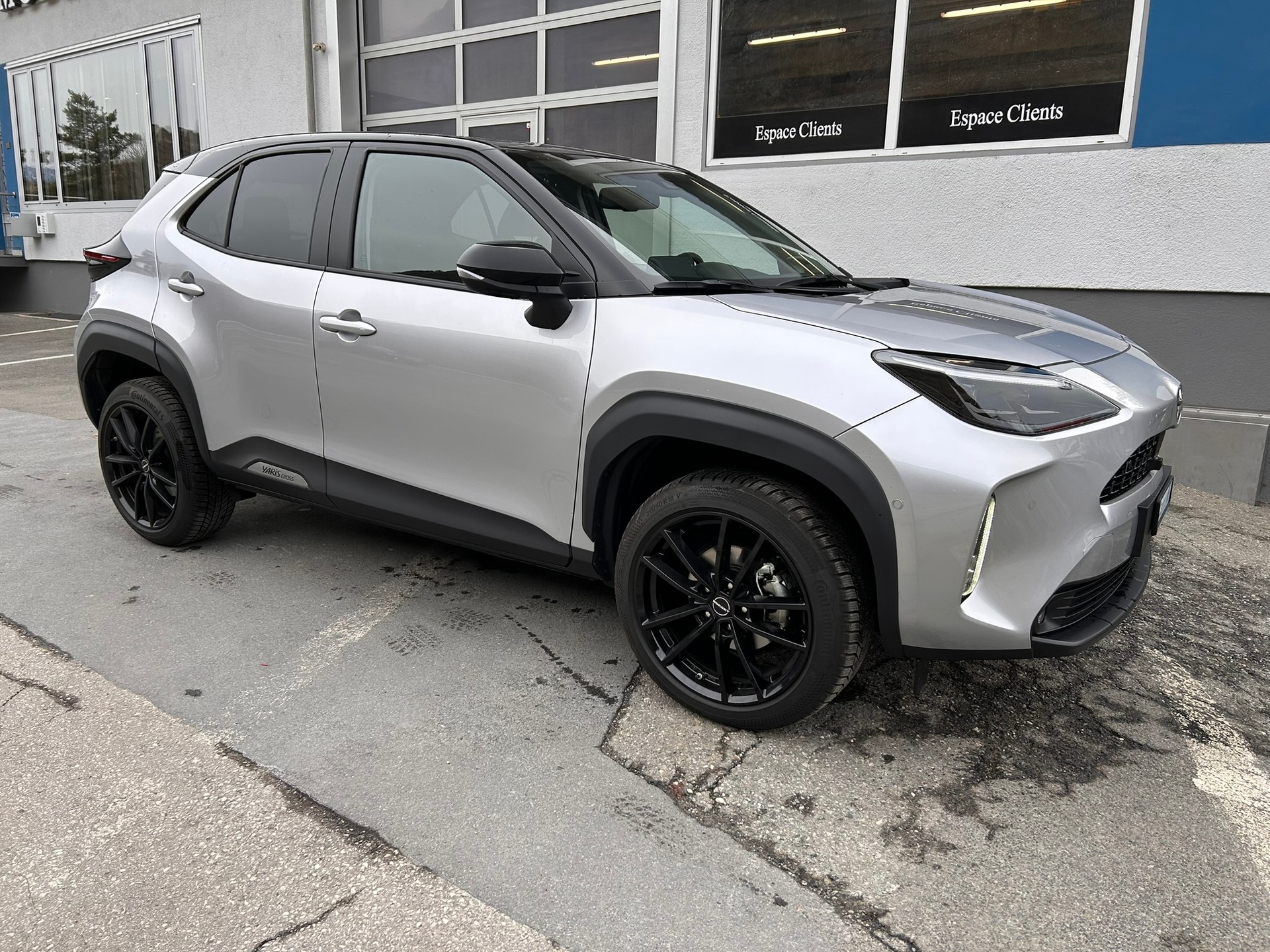 TOYOTA Yaris Cross 1.5 Elegant e-CVT AWDi