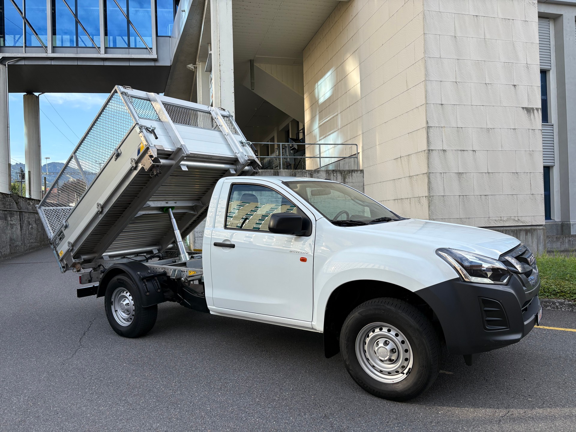 ISUZU D-MAX 1.9 4x4 KIPPER - 9