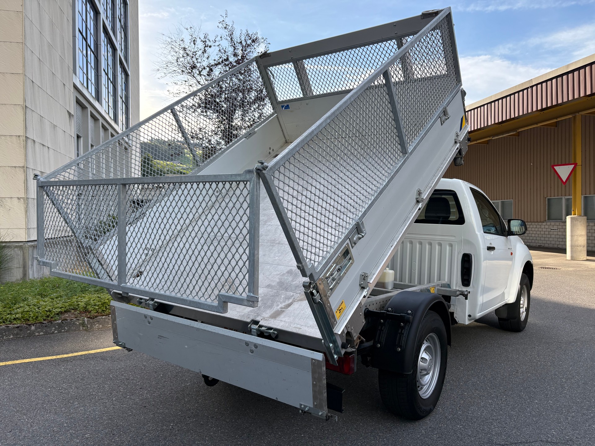 ISUZU D-MAX 1.9 4x4 KIPPER - 8