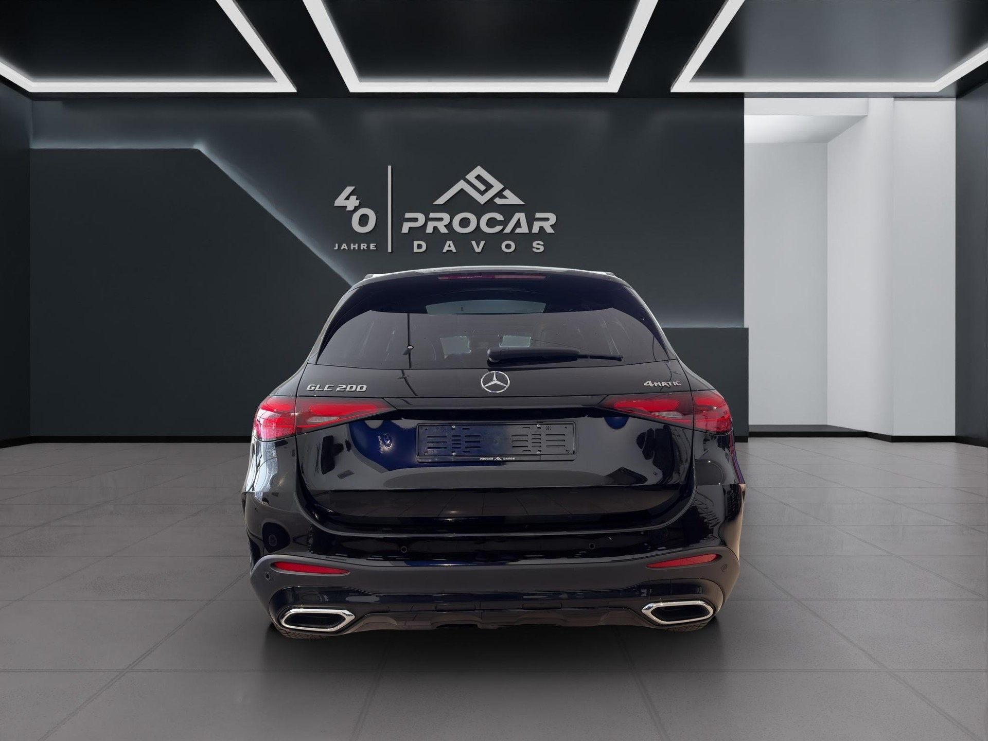 MERCEDES-BENZ GLC 200 AMG Line 4matic - 4