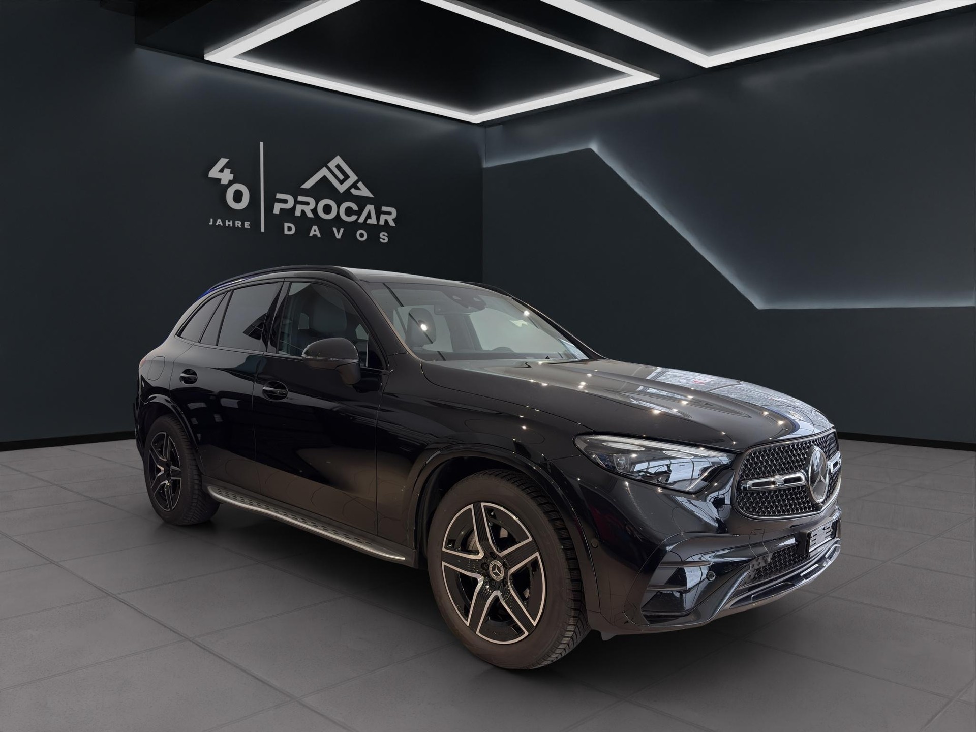 MERCEDES-BENZ GLC 200 AMG Line 4matic
