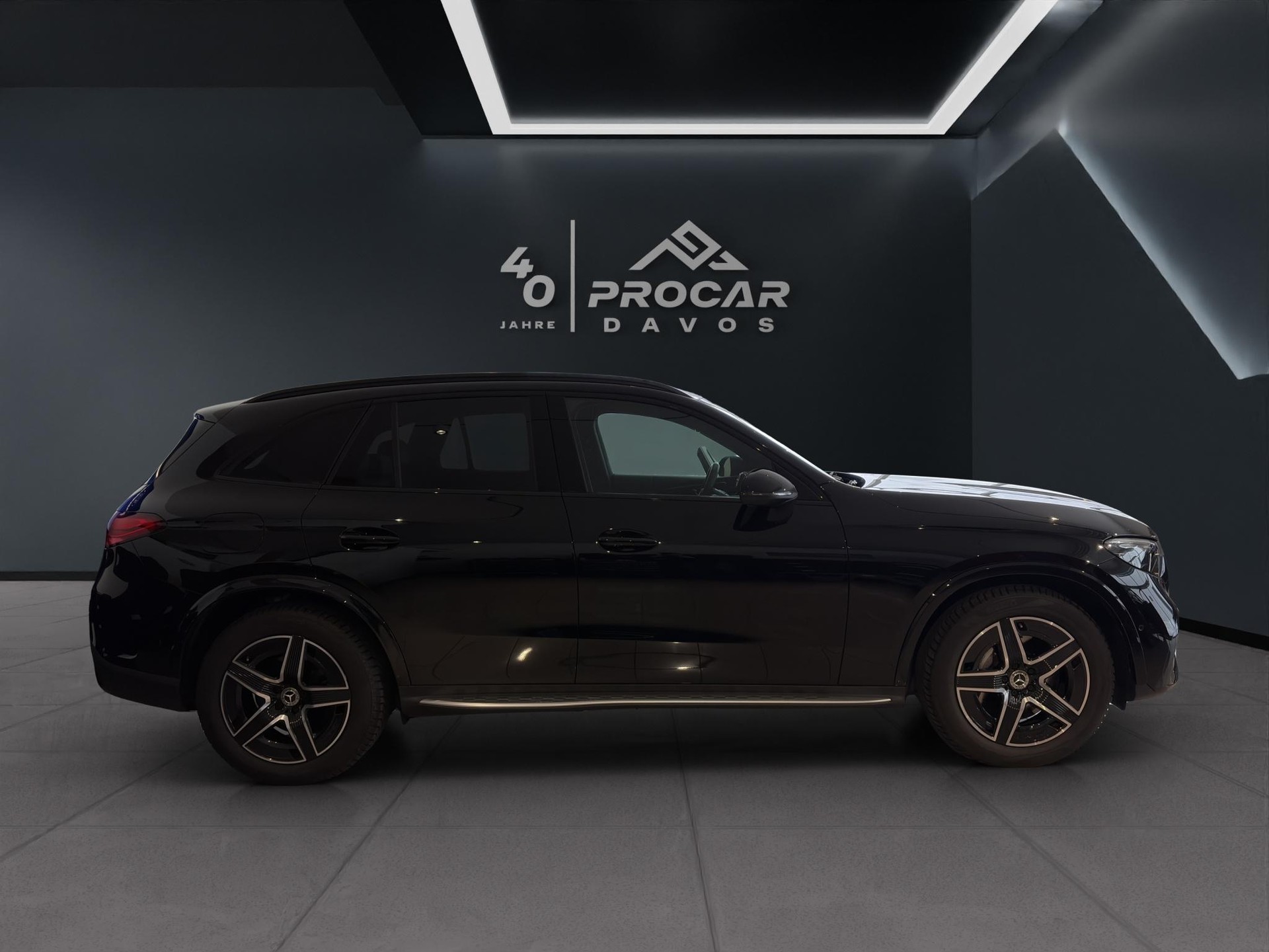 MERCEDES-BENZ GLC 200 AMG Line 4matic - 2