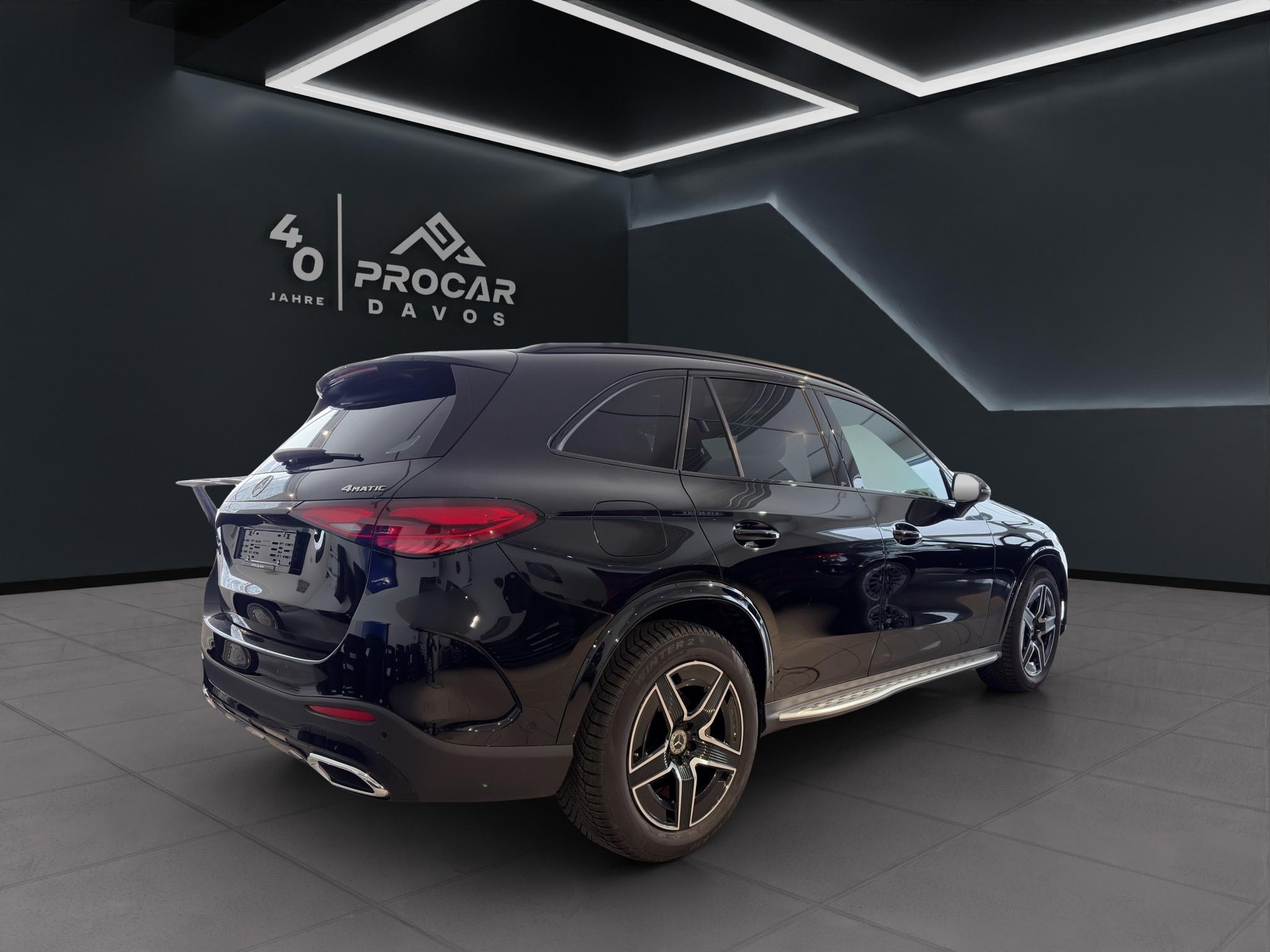 MERCEDES-BENZ GLC 200 AMG Line 4matic - 4