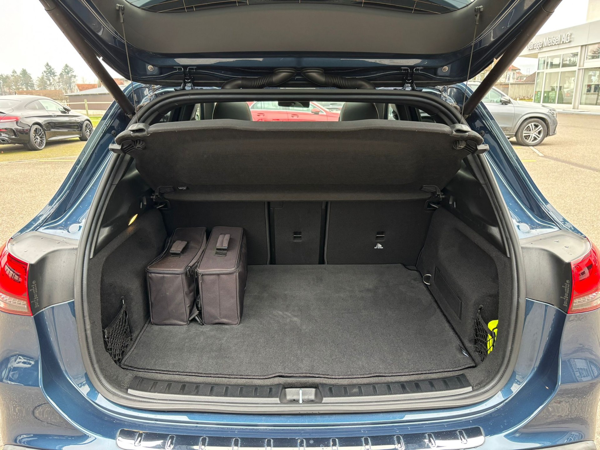 MERCEDES-BENZ EQA 300 AMG-Line 4Matic - 12