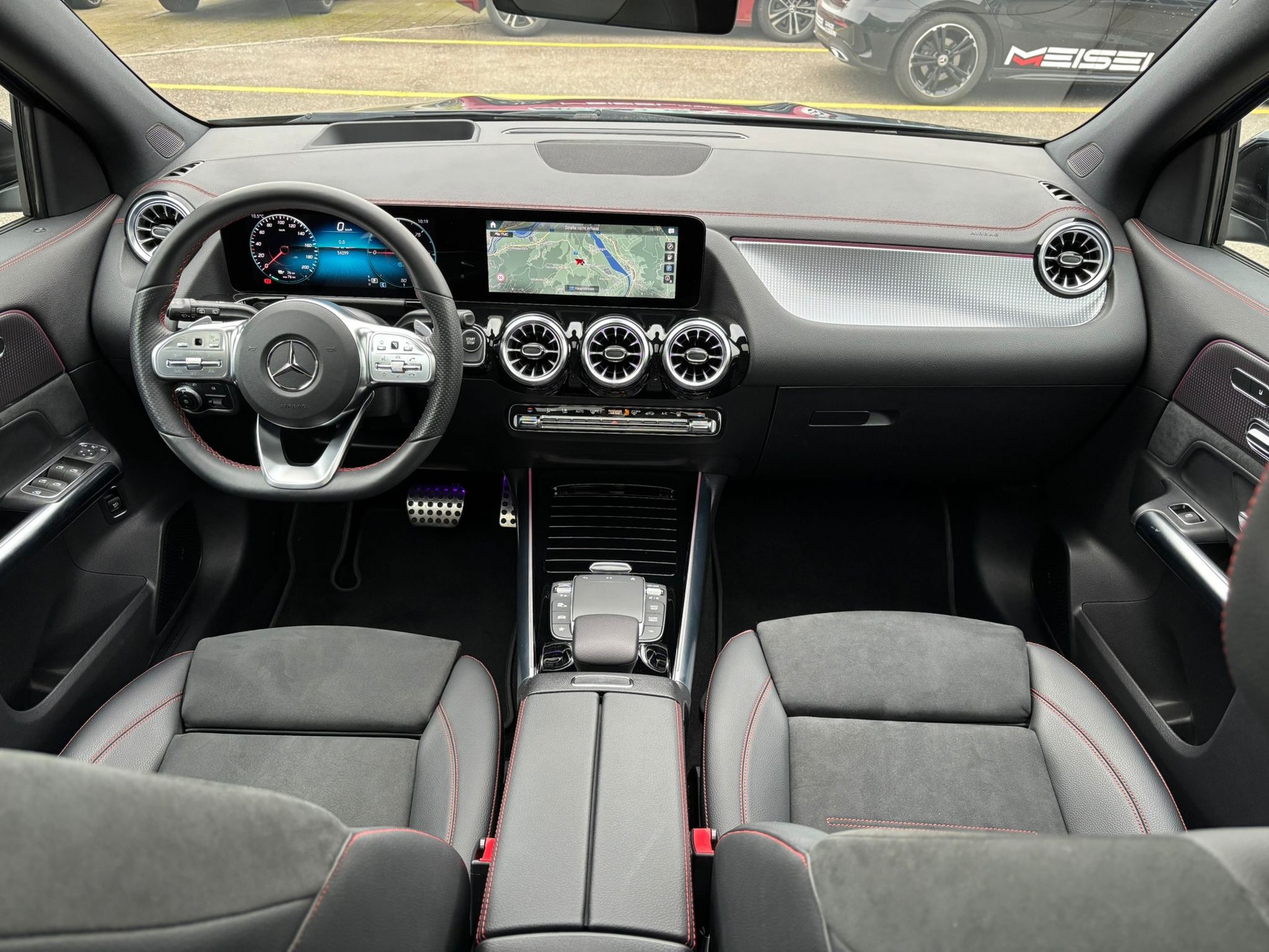 MERCEDES-BENZ EQA 300 AMG-Line 4Matic - 6