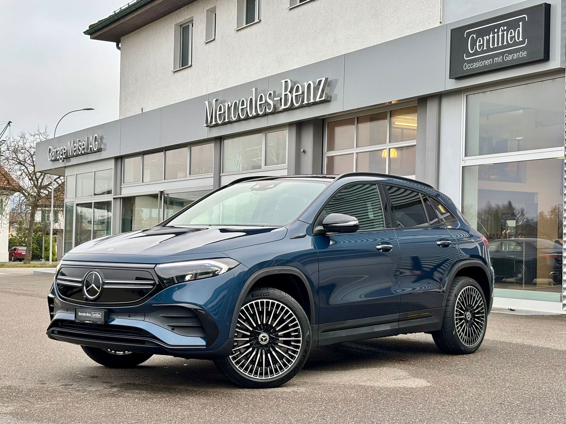 MERCEDES-BENZ EQA 300 AMG-Line 4Matic