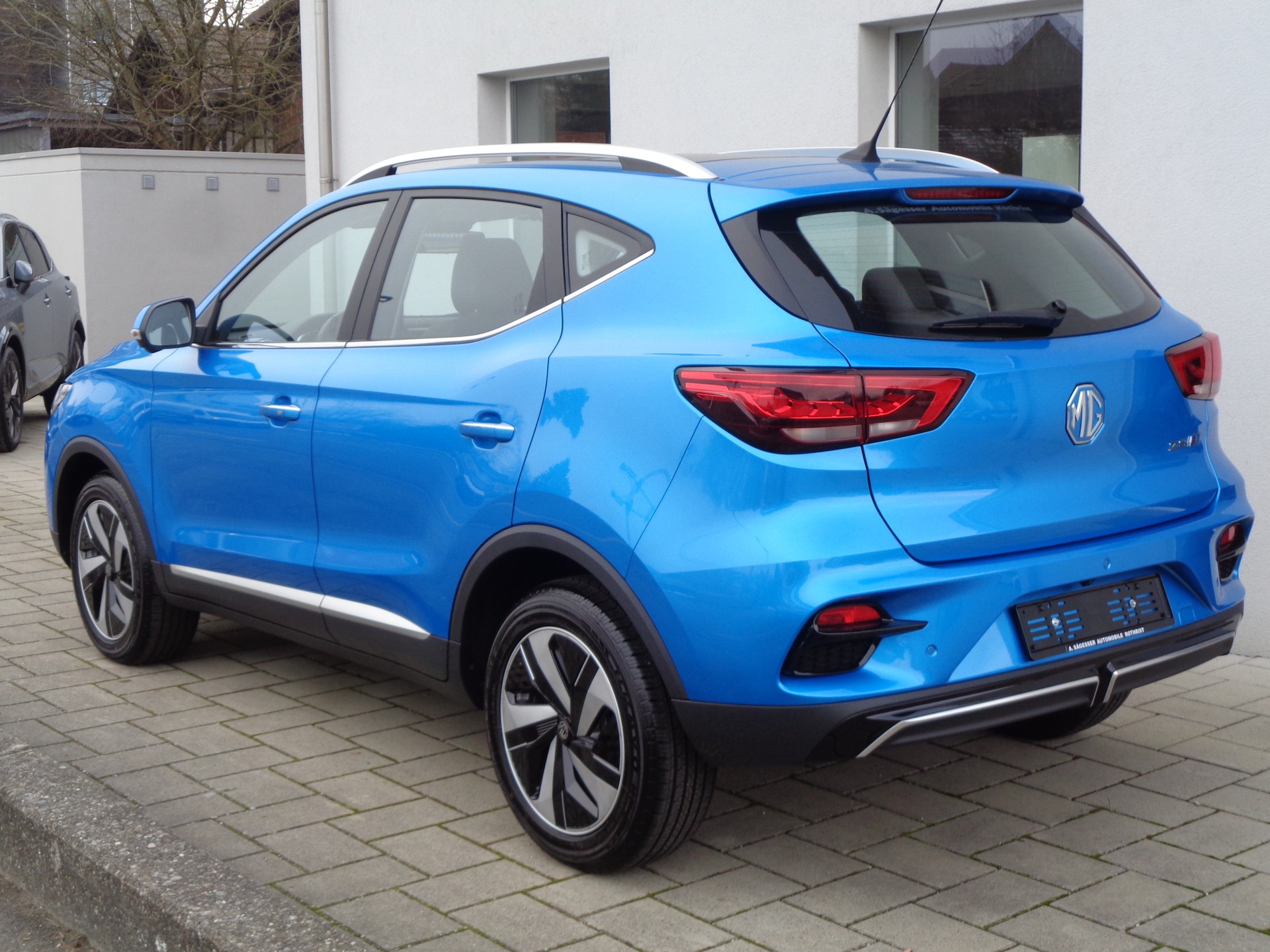 MG ZS EV 70kWh Luxury - 6