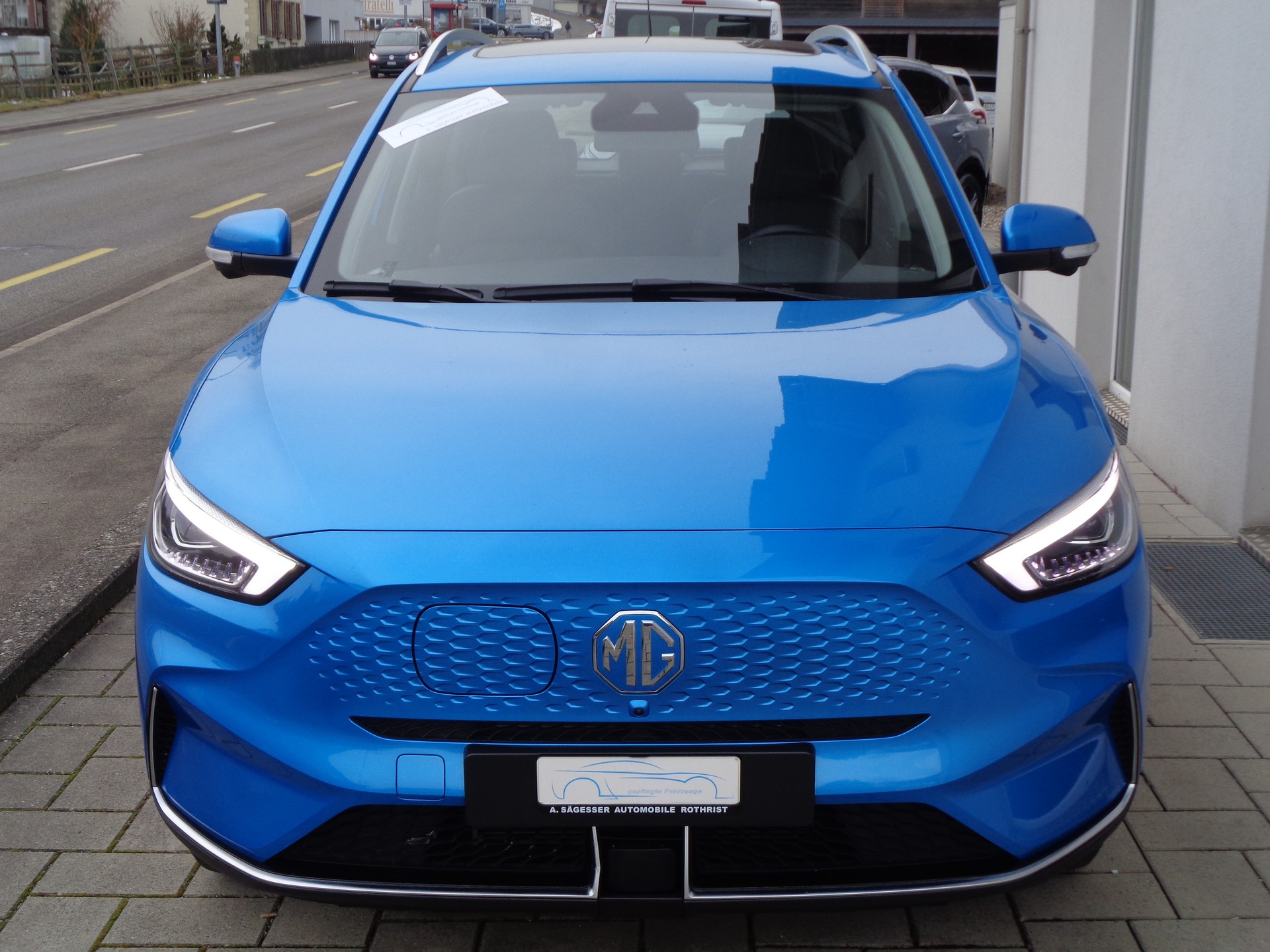 MG ZS EV 70kWh Luxury - 3