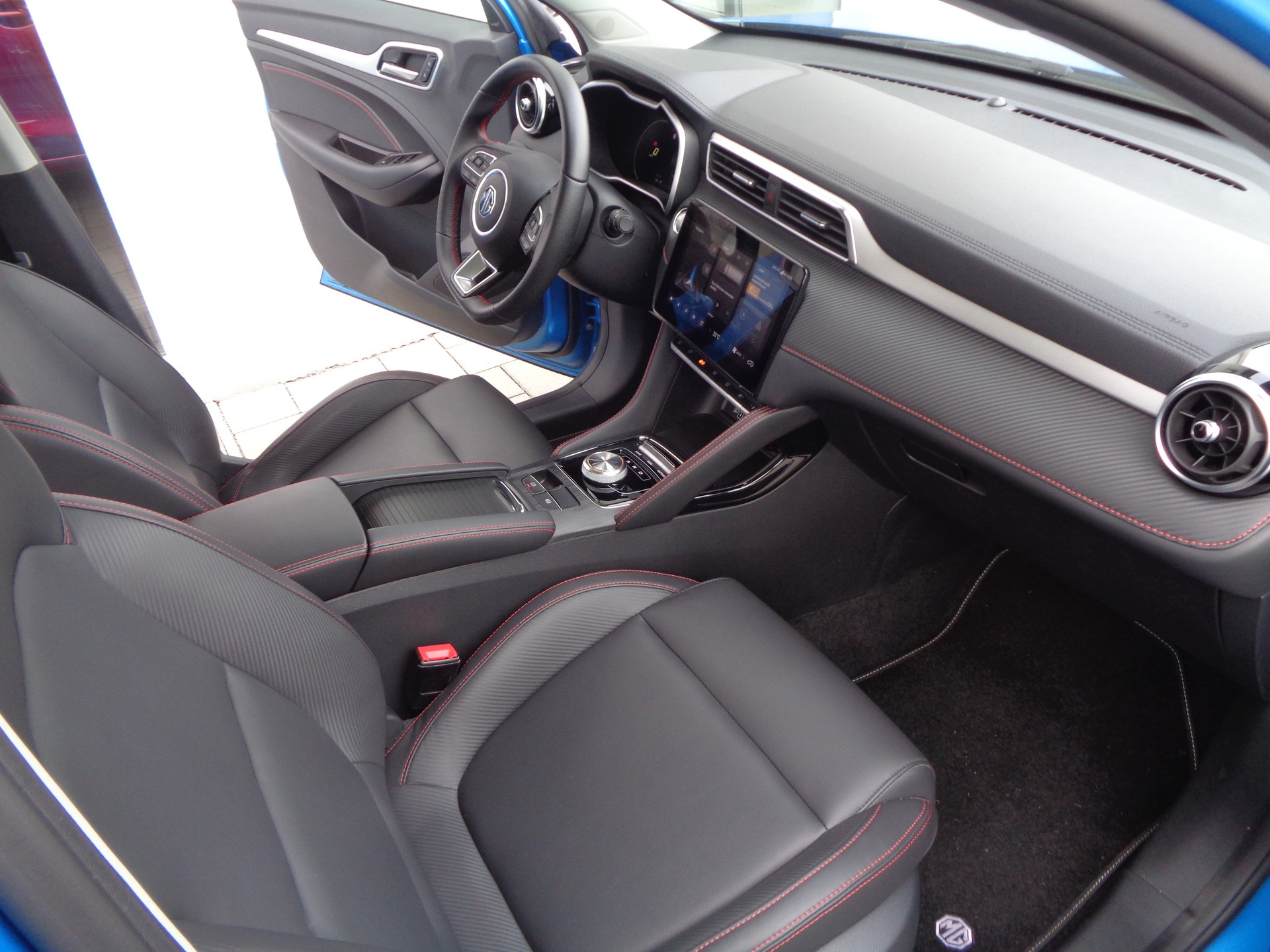 MG ZS EV 70kWh Luxury - 9