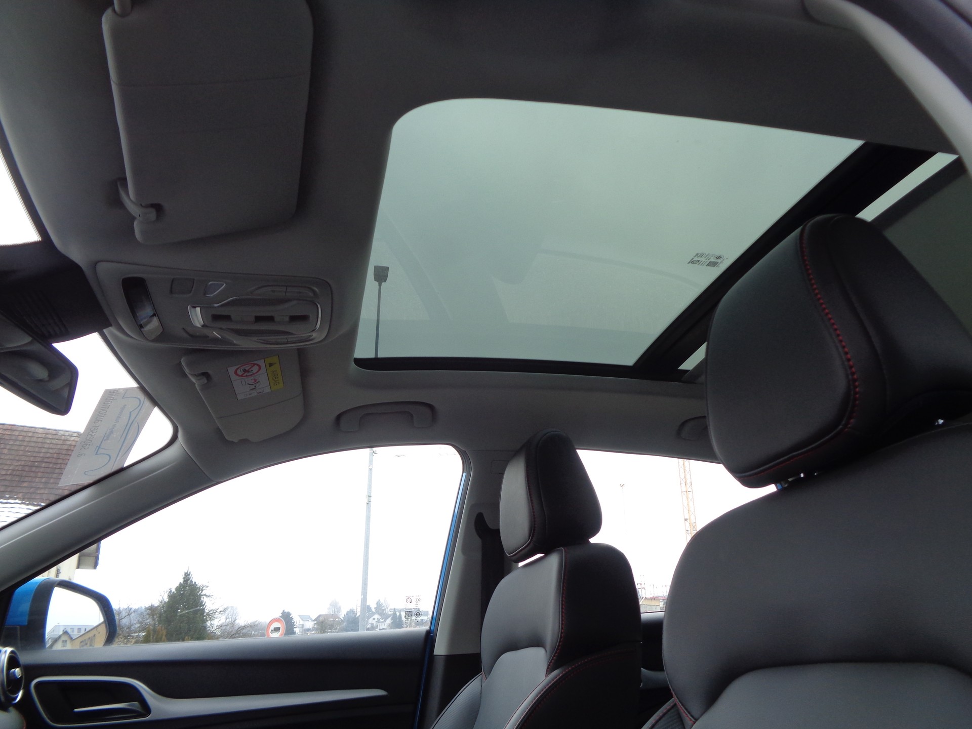 MG ZS EV 70kWh Luxury - 12