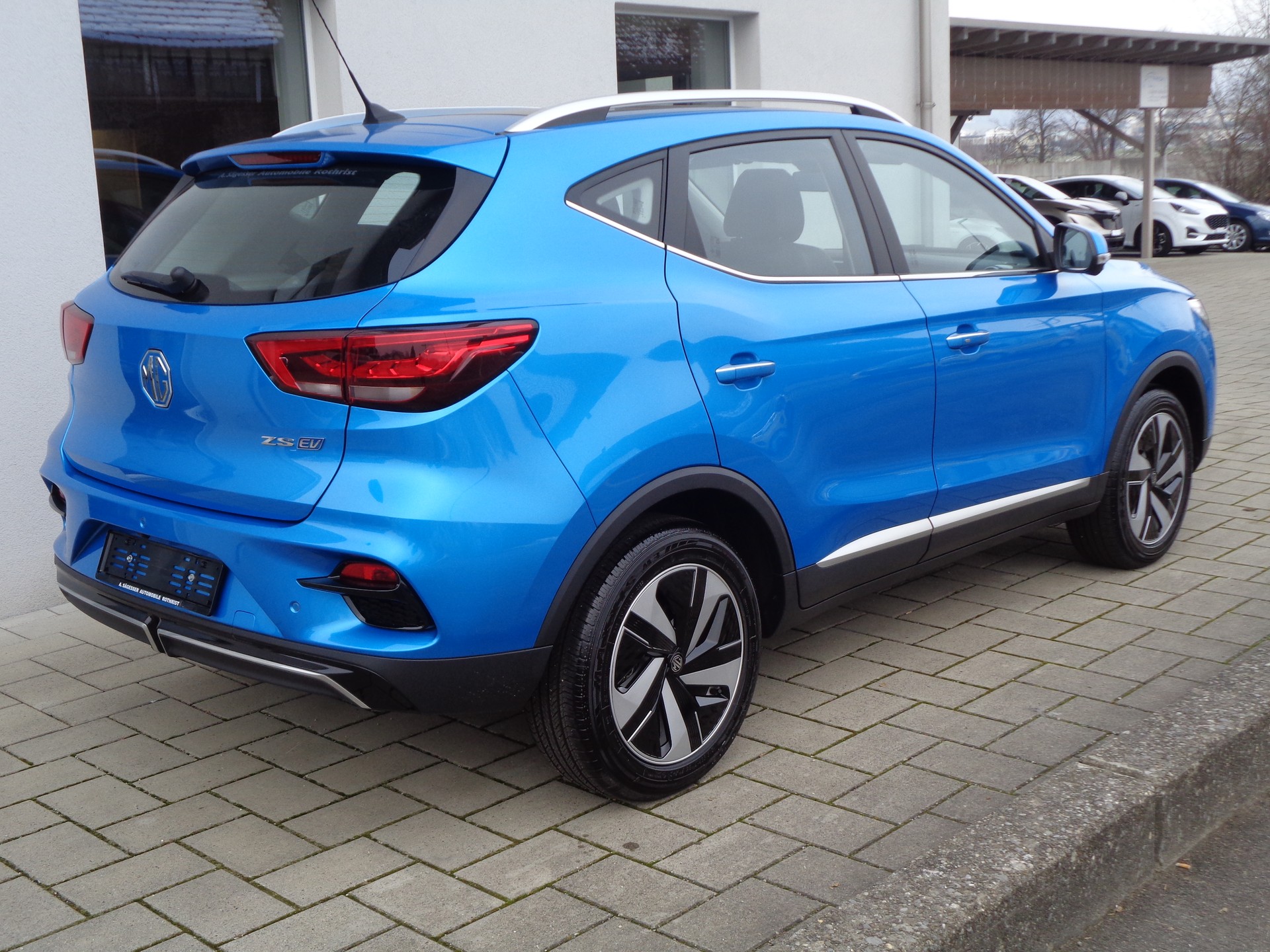 MG ZS EV 70kWh Luxury - 2