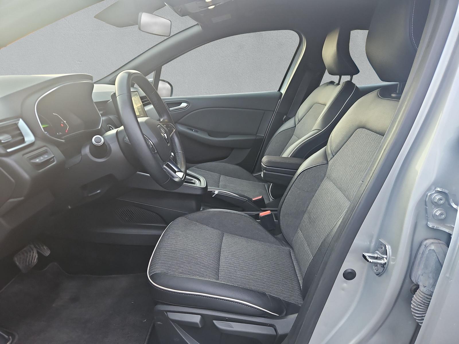 RENAULT Clio 1.6 E-Tech Intens (CH) - 11