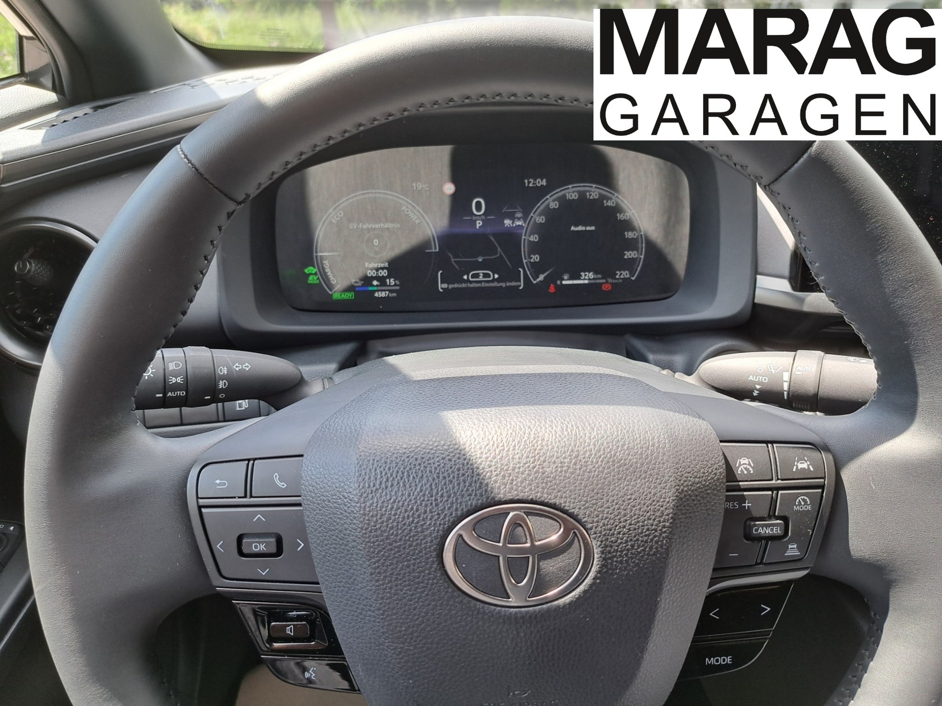TOYOTA C-HR 2.0 PHEV CVT Swiss Edition - 11
