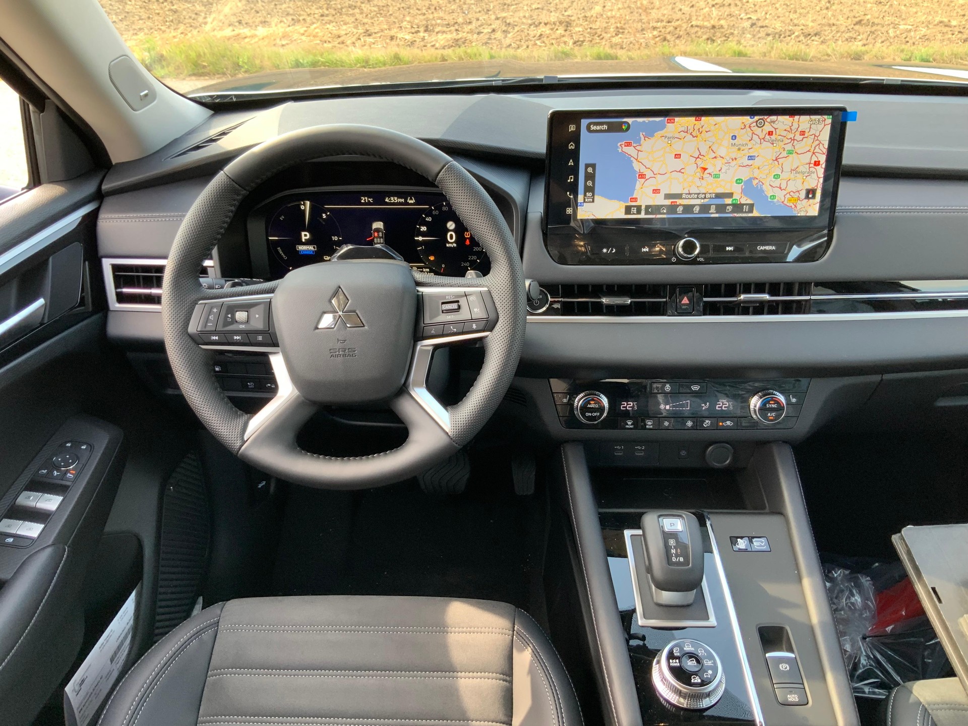 MITSUBISHI Outlander 2.4 PHEV Intense 4x4 - 7