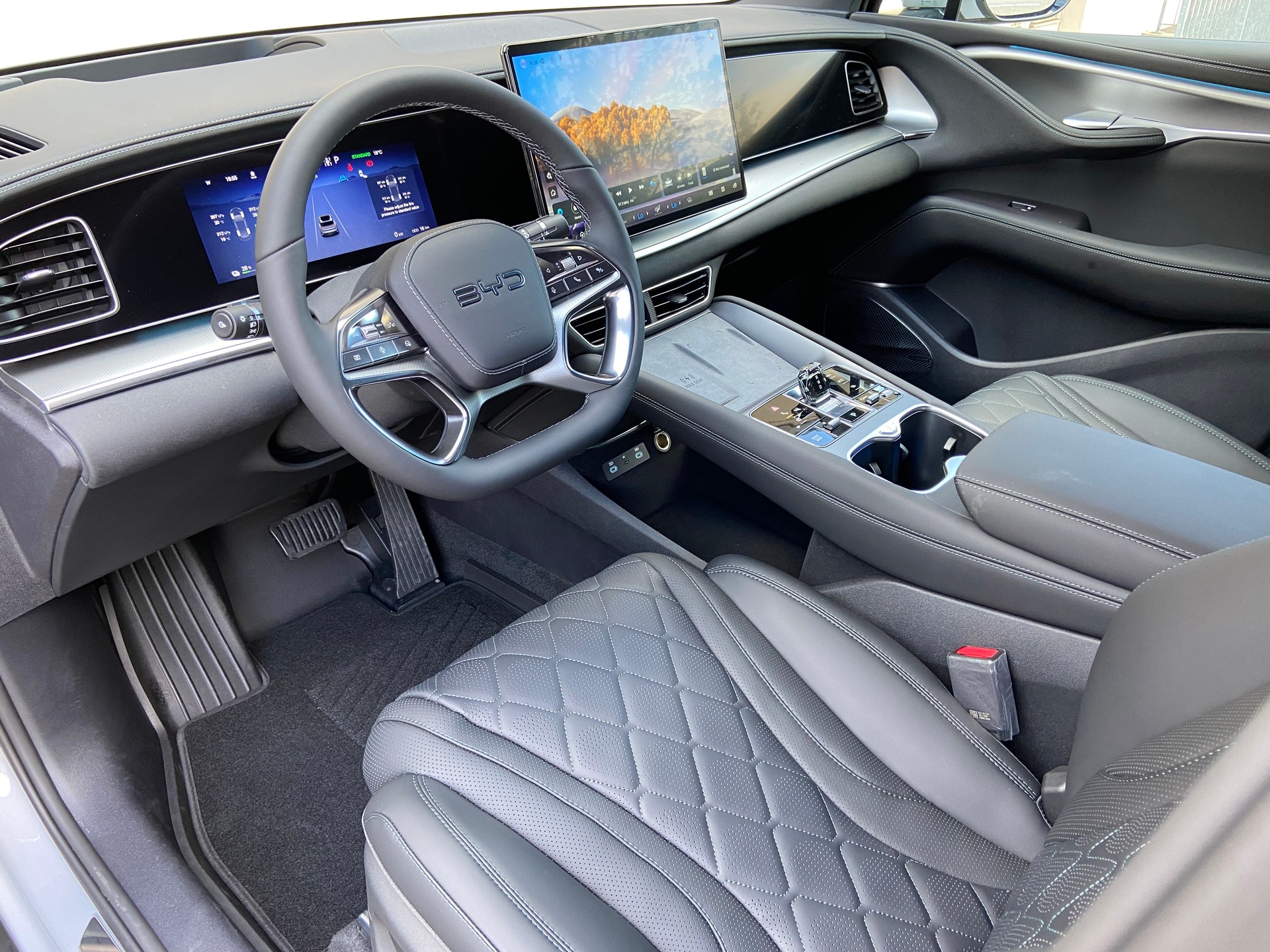 BYD Sealion 7 91,3 kWh Excellence AWD - 7
