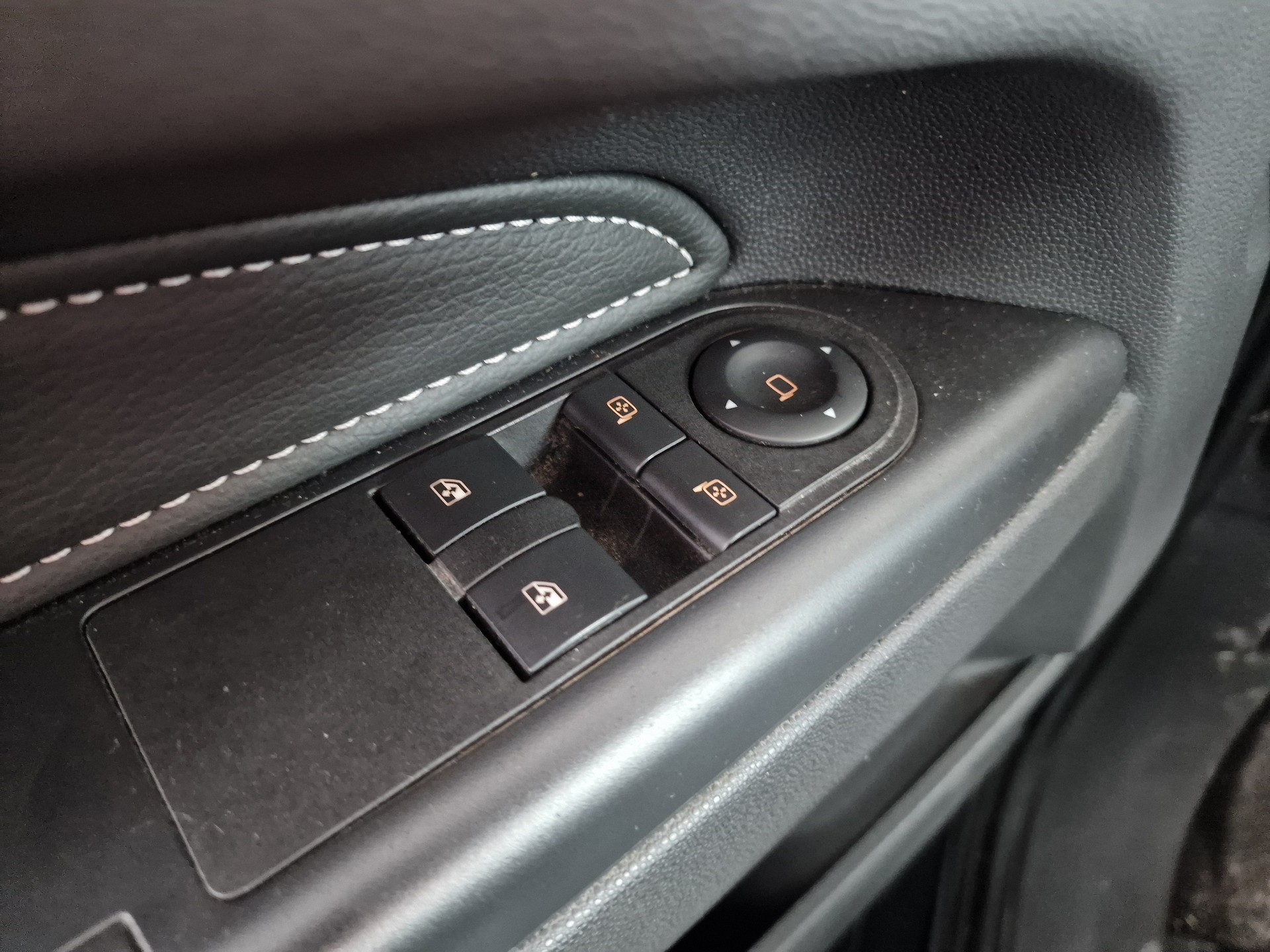 OPEL Zafira 2.2i 16V Cosmo 12Mt Gara Neu MFK - 19