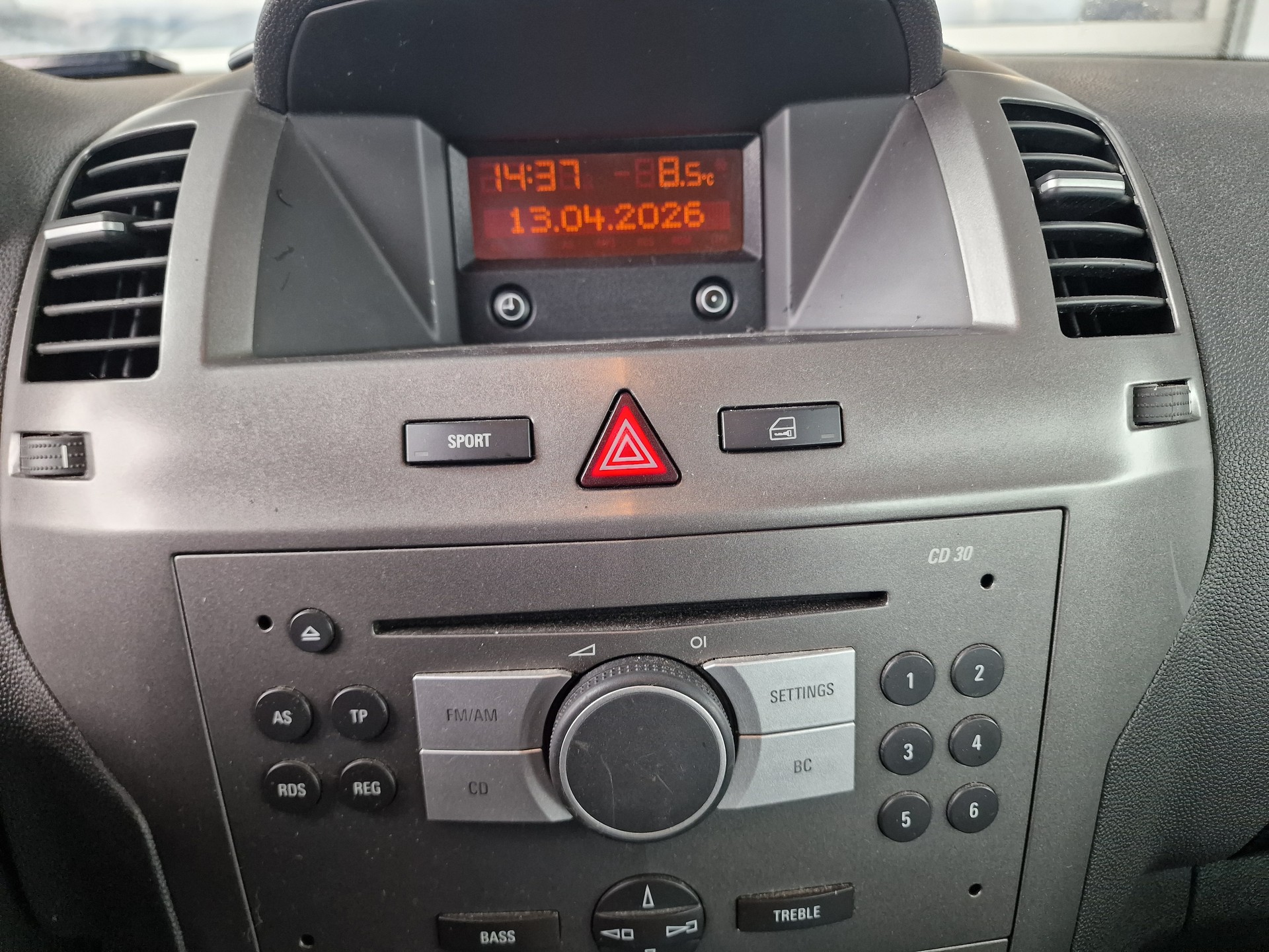 OPEL Zafira 2.2i 16V Cosmo 12Mt Gara Neu MFK - 17