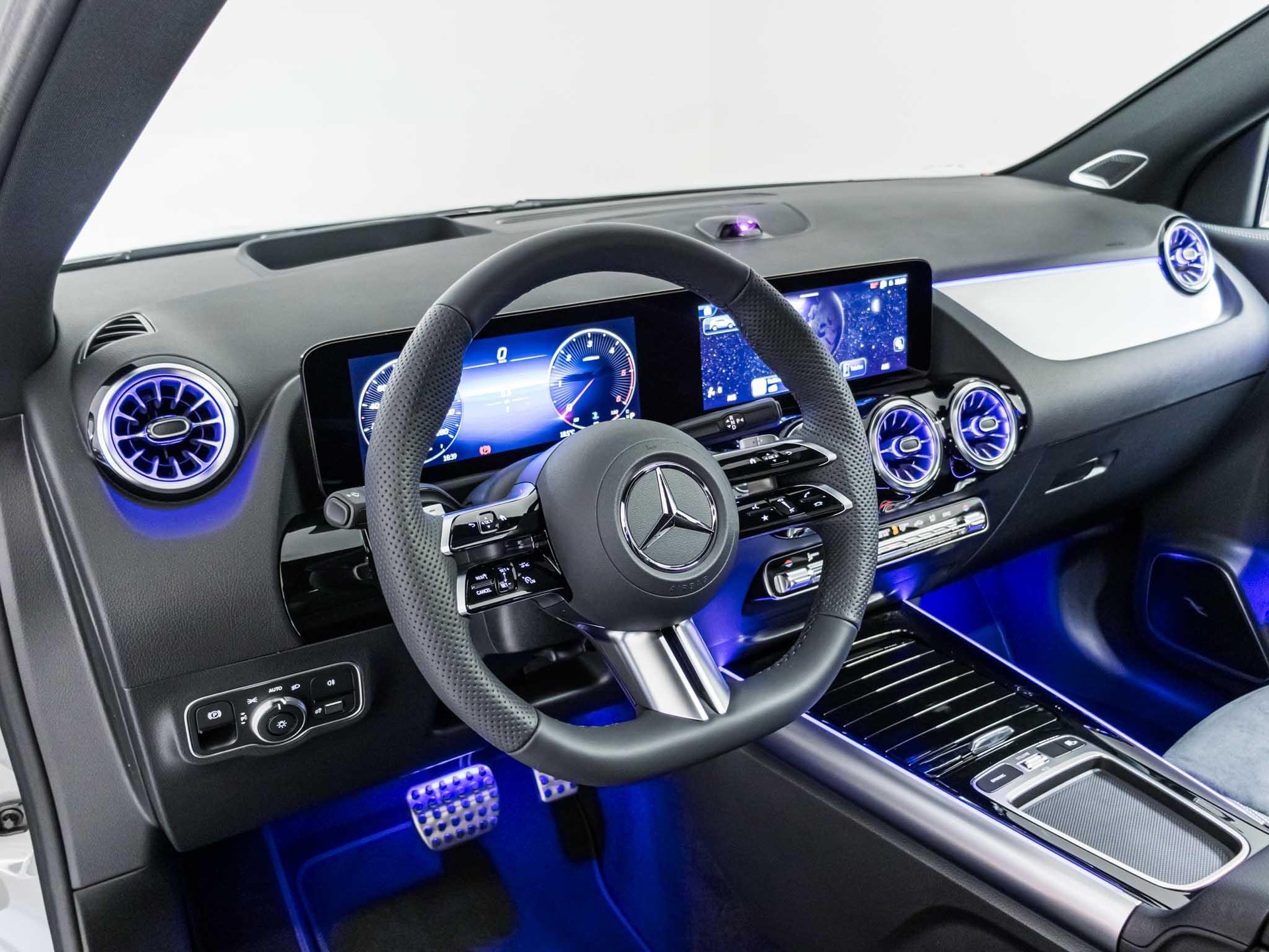 MERCEDES-BENZ GLA 220 d 4MATIC "Swiss Star" - 10
