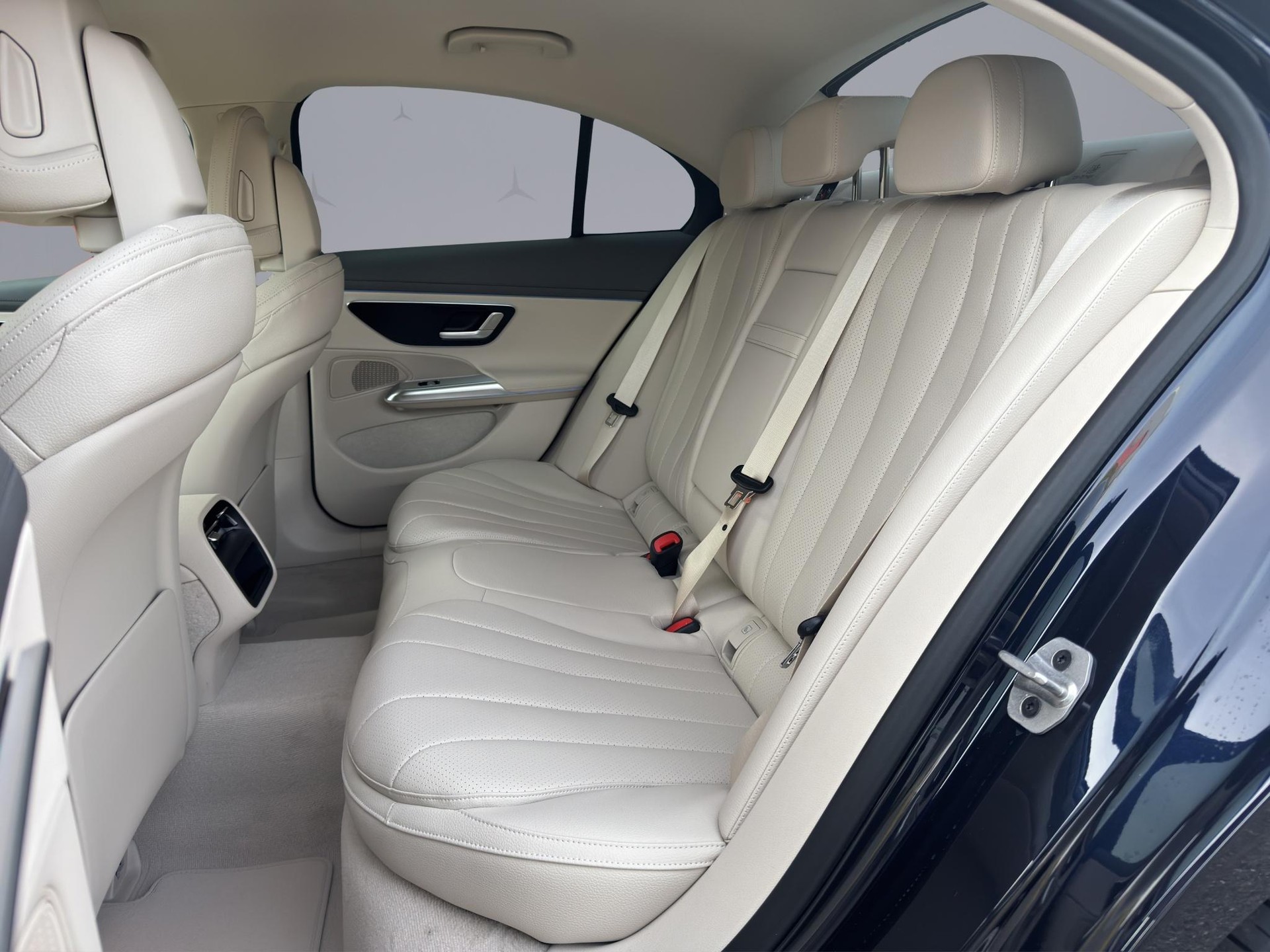 MERCEDES-BENZ E 220 d Avantgarde 4matic - 13