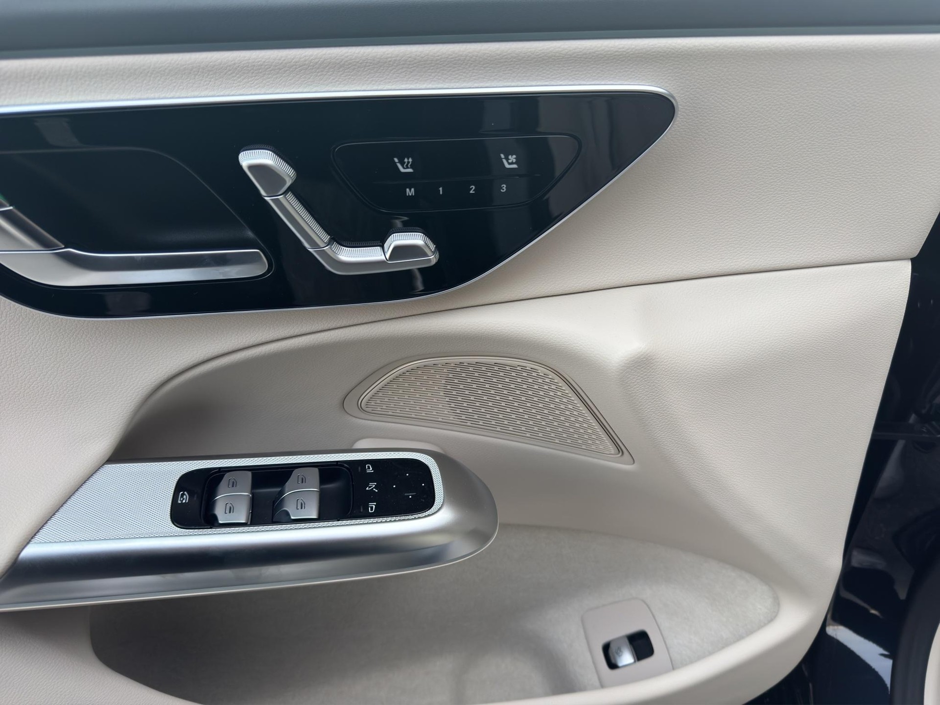 MERCEDES-BENZ E 220 d Avantgarde 4matic - 11