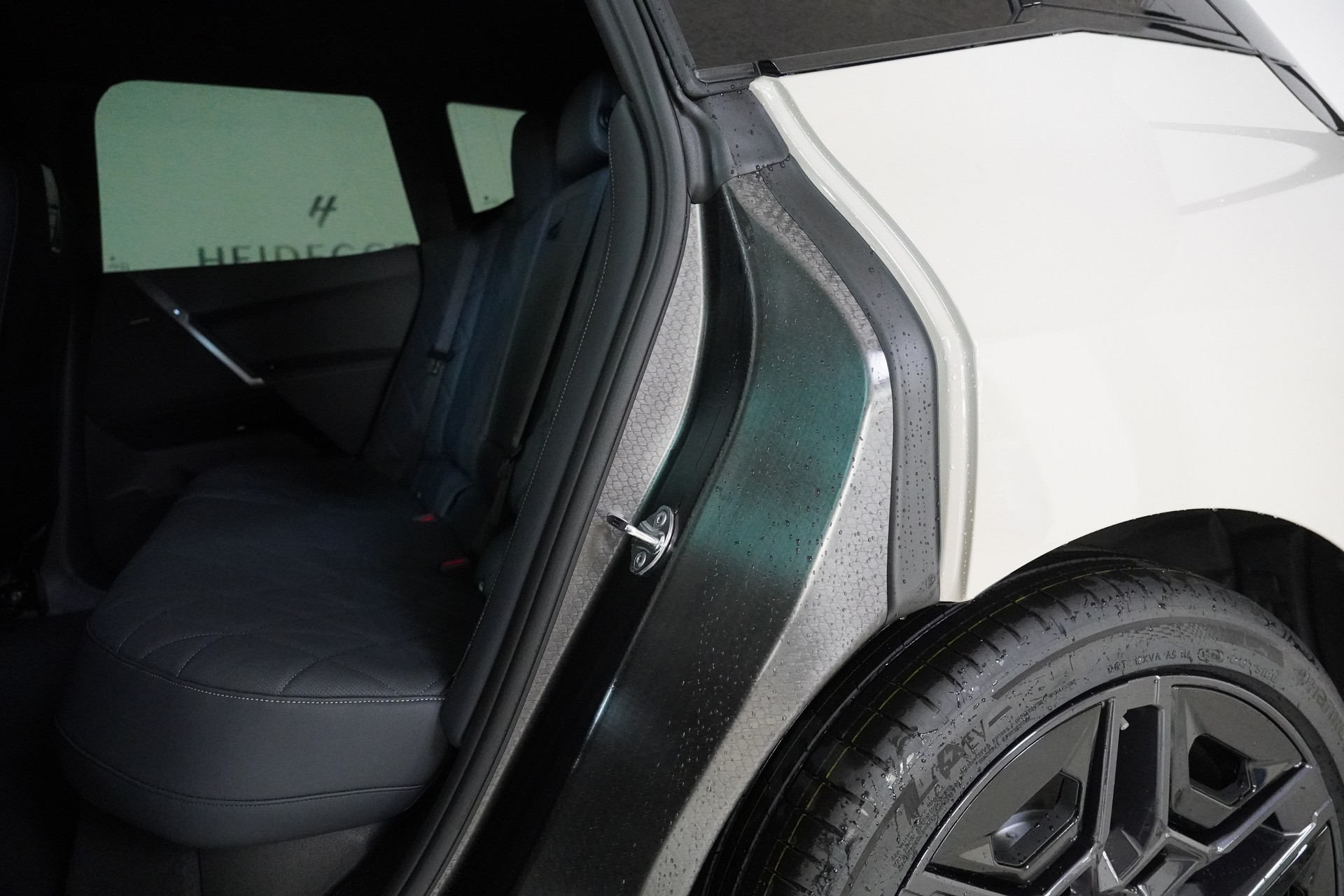 BMW iX xDrive45 M Sport Pro - 13