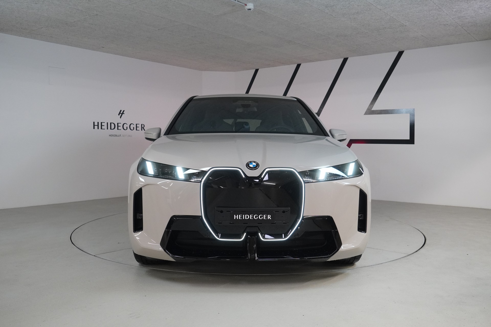 BMW iX xDrive45 M Sport Pro - 2