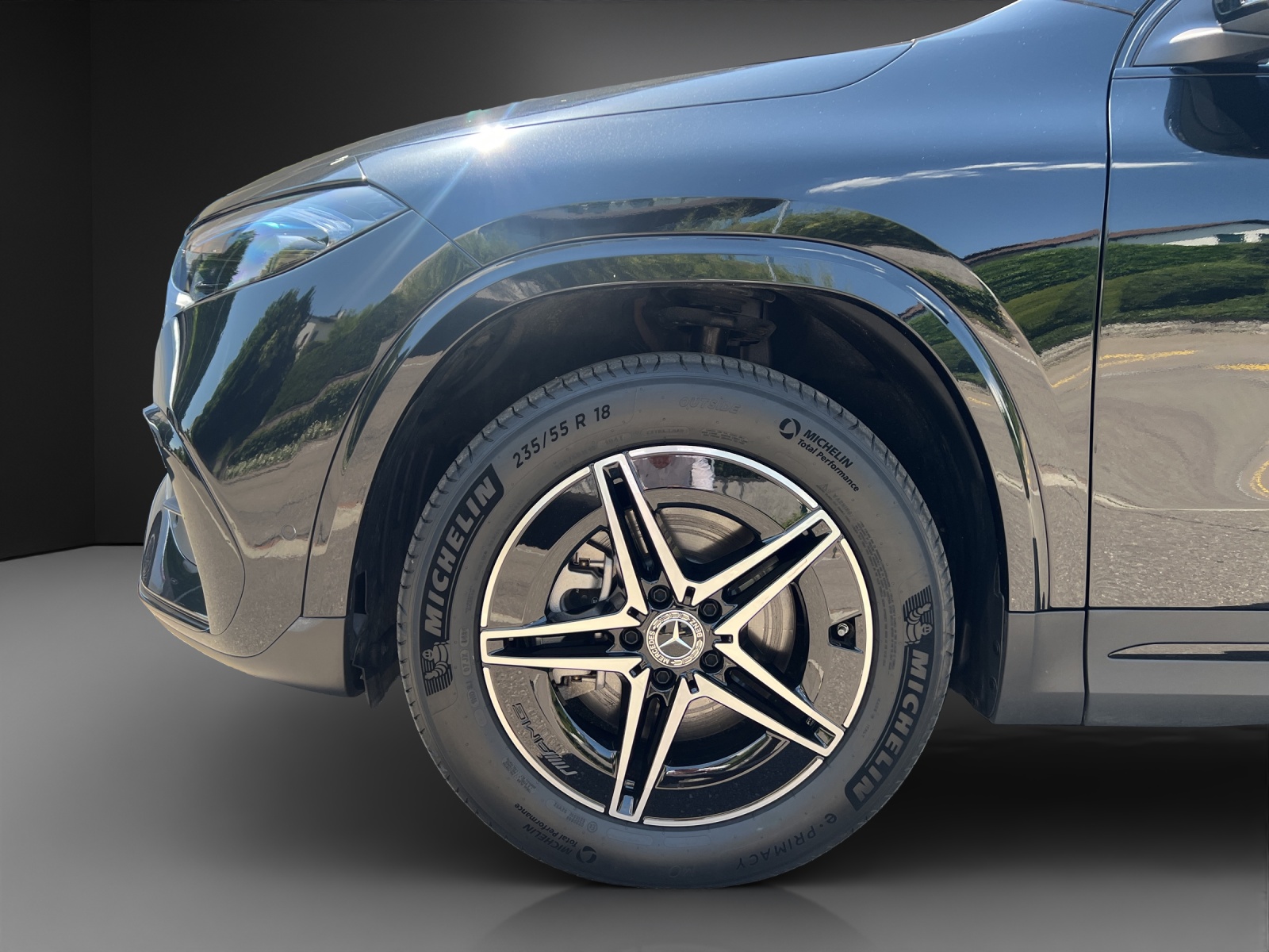 MERCEDES-BENZ EQA 350 AMG Line 4Matic - 9