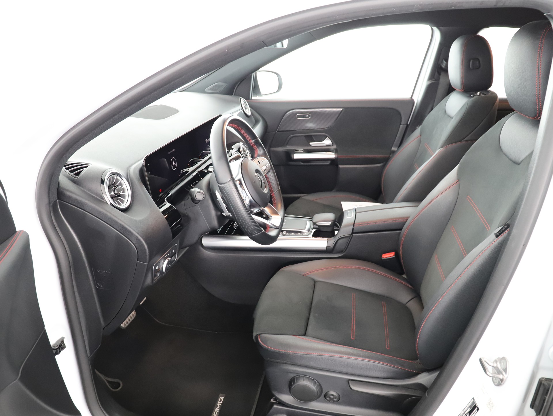 MERCEDES-BENZ GLA 200 AMG Line - 9