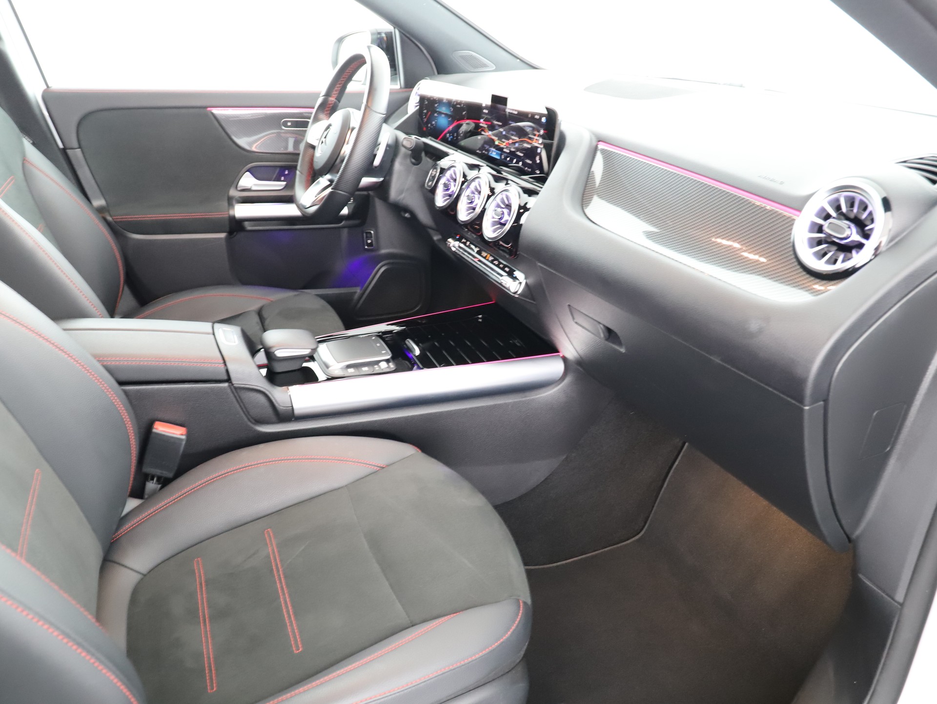 MERCEDES-BENZ GLA 200 AMG Line - 10