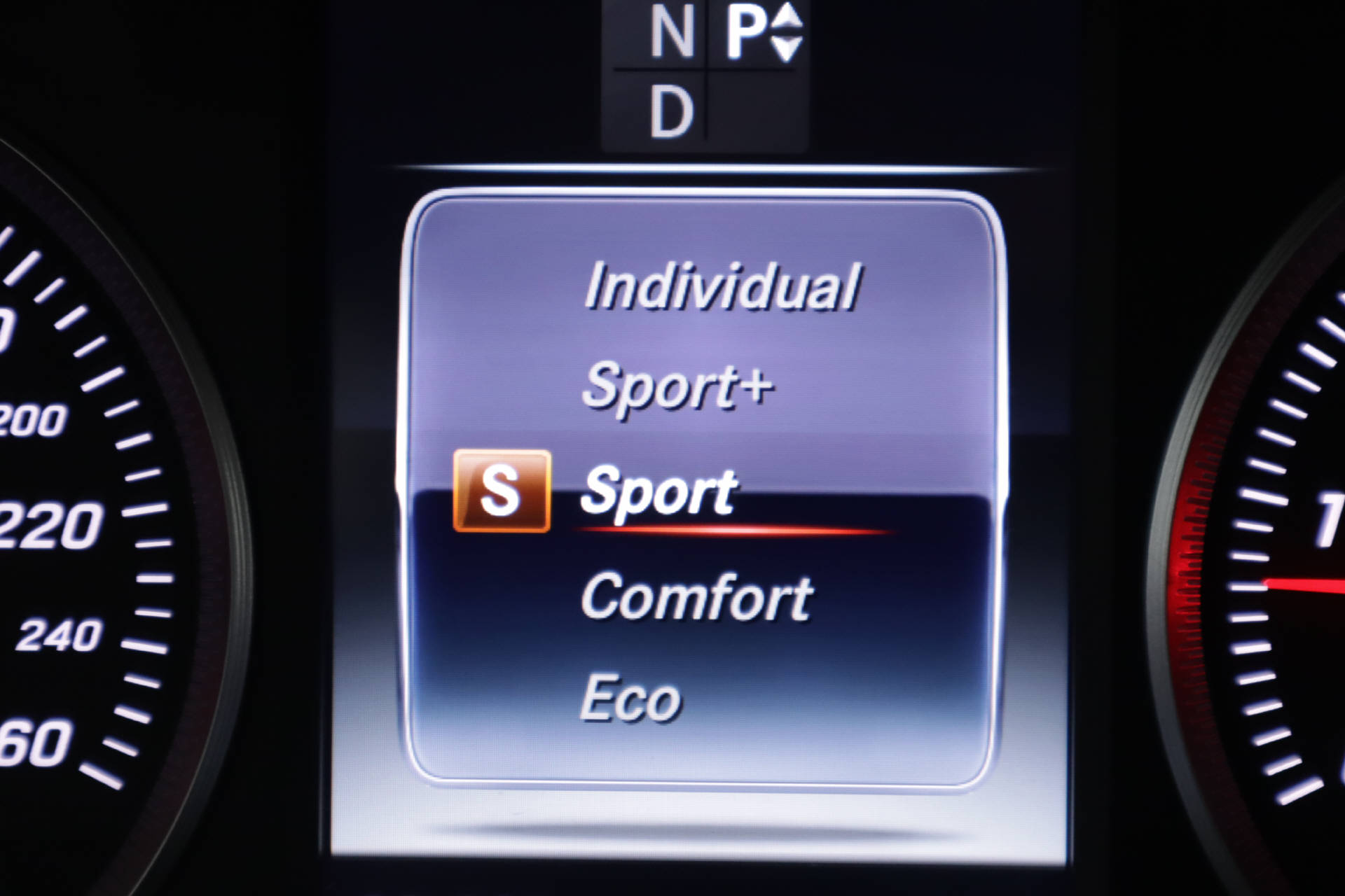 MERCEDES-BENZ GLC 220 d 4m-12