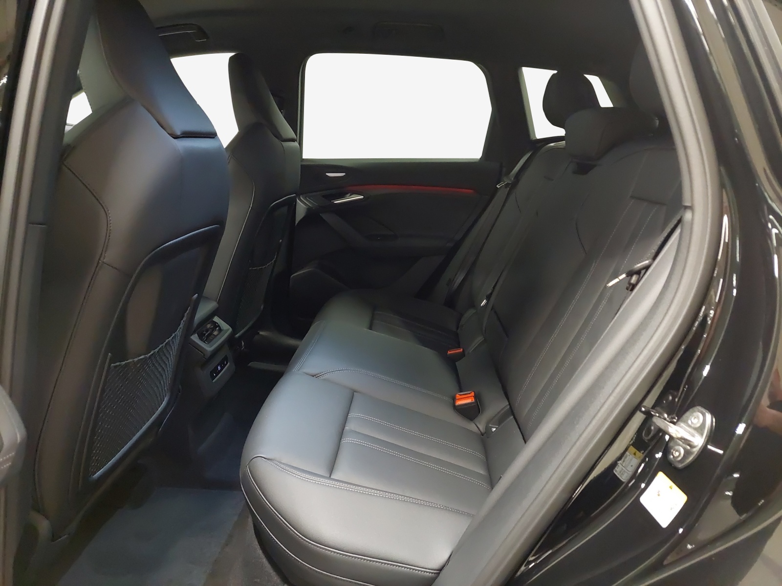 AUDI Q6 e-tron quattro - 12