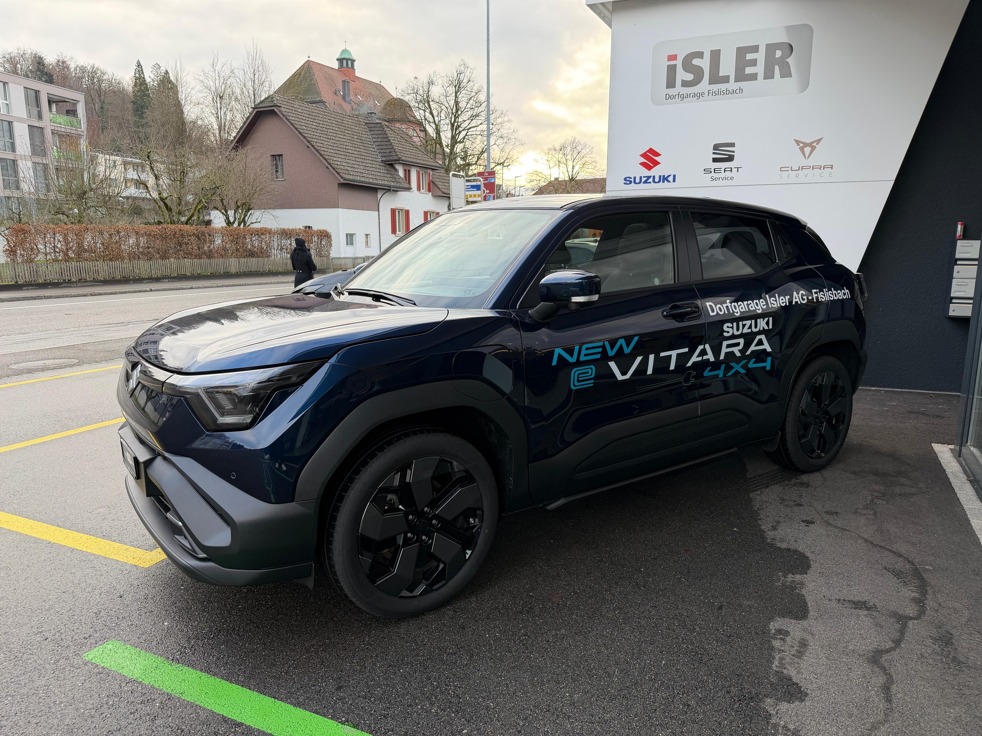 SUZUKI e Vitara Compact Top 4x4 - 3