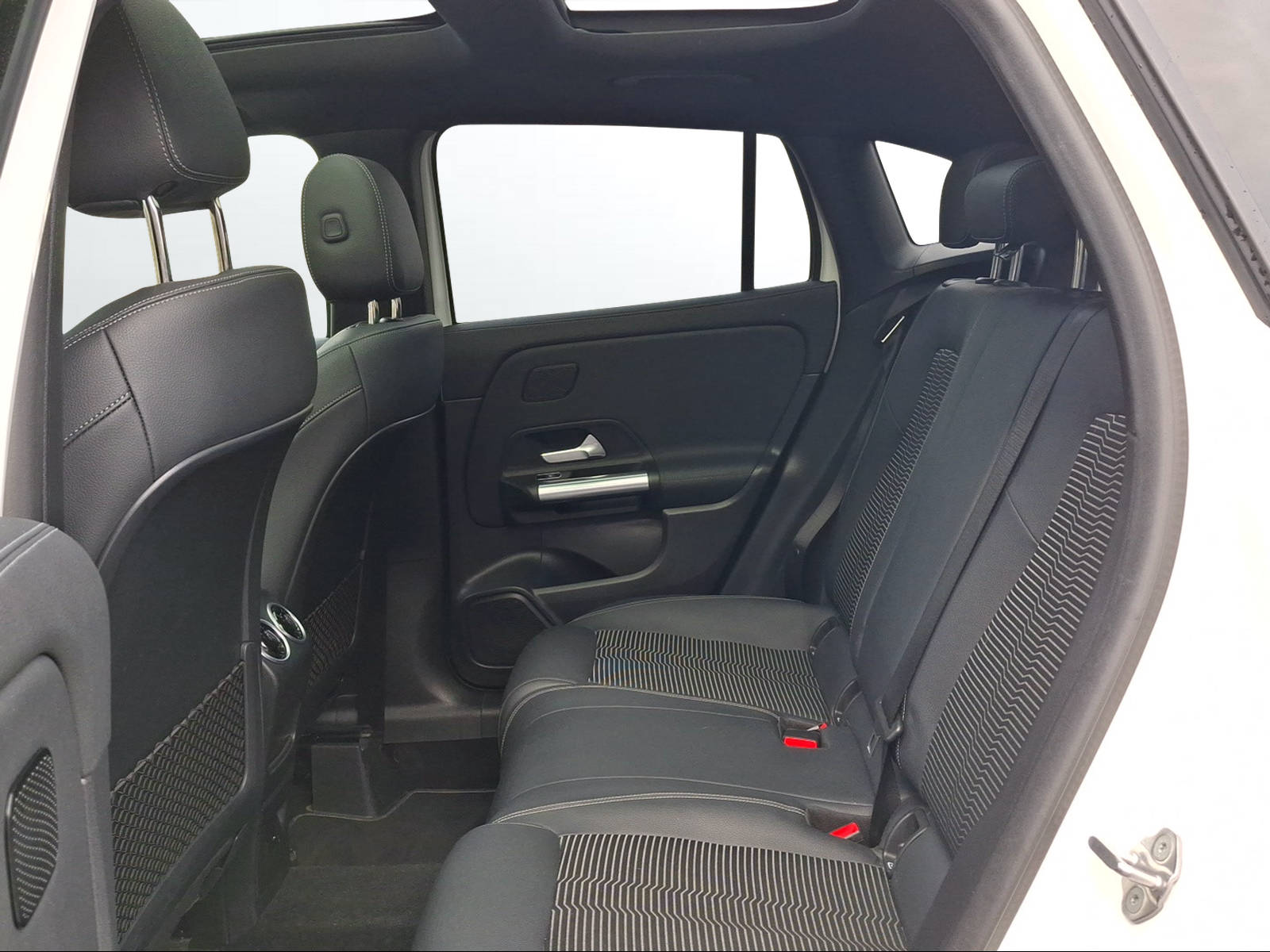 MERCEDES-BENZ GLA 200 Progressive 7G-DCT - 12